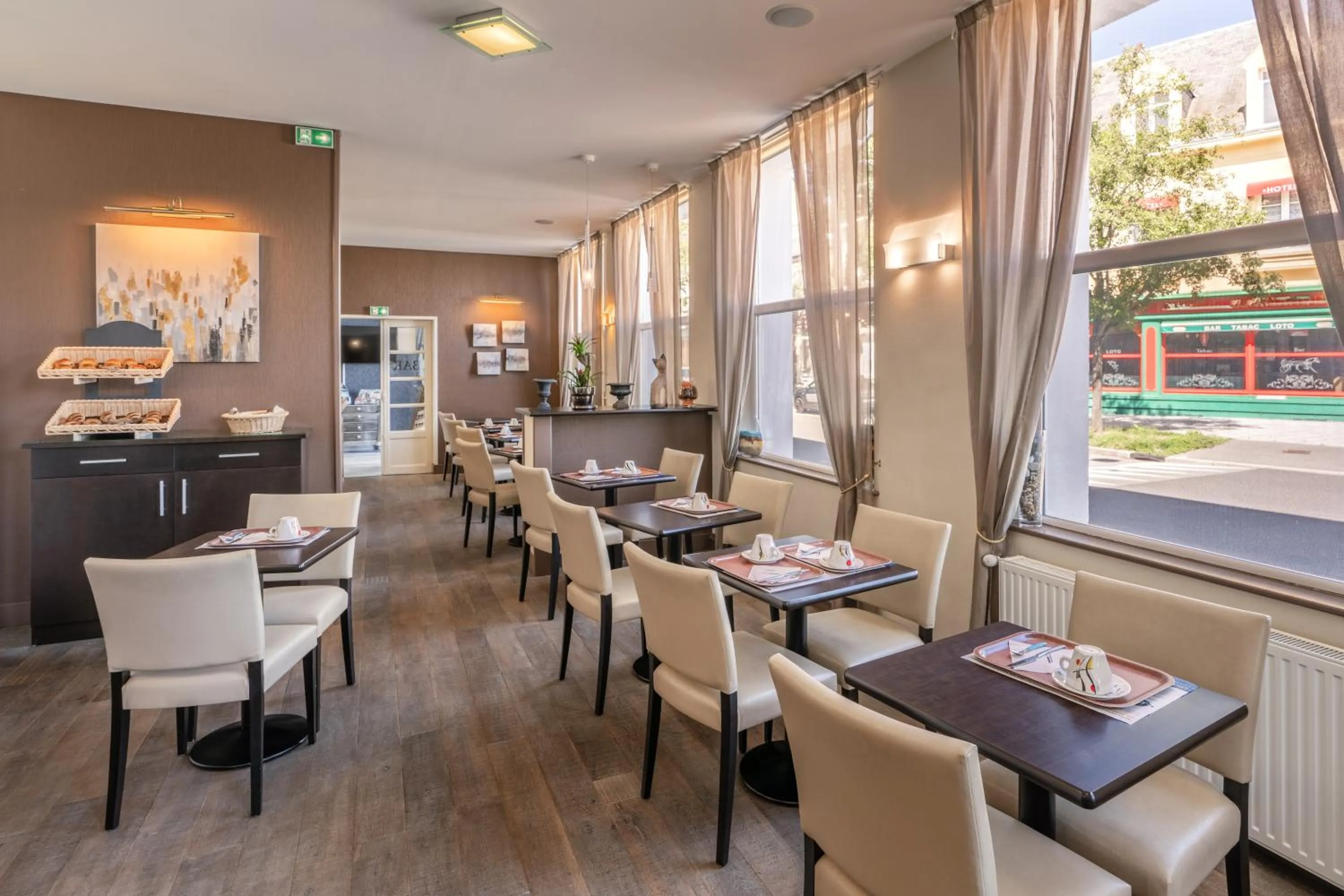 Breakfast in Hotel des Ducs