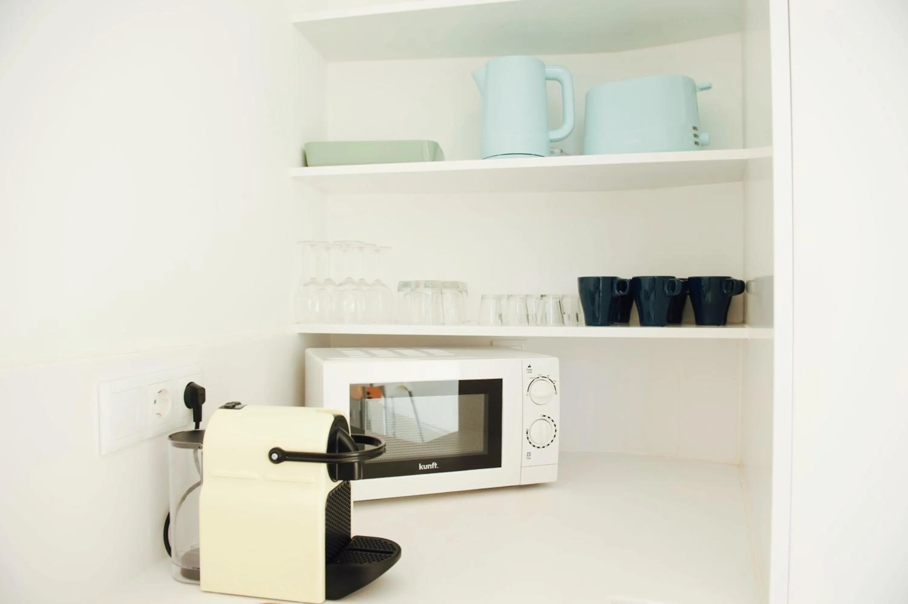 Coffee/tea facilities in Beautiful Dreamers - at Avenida CR3D