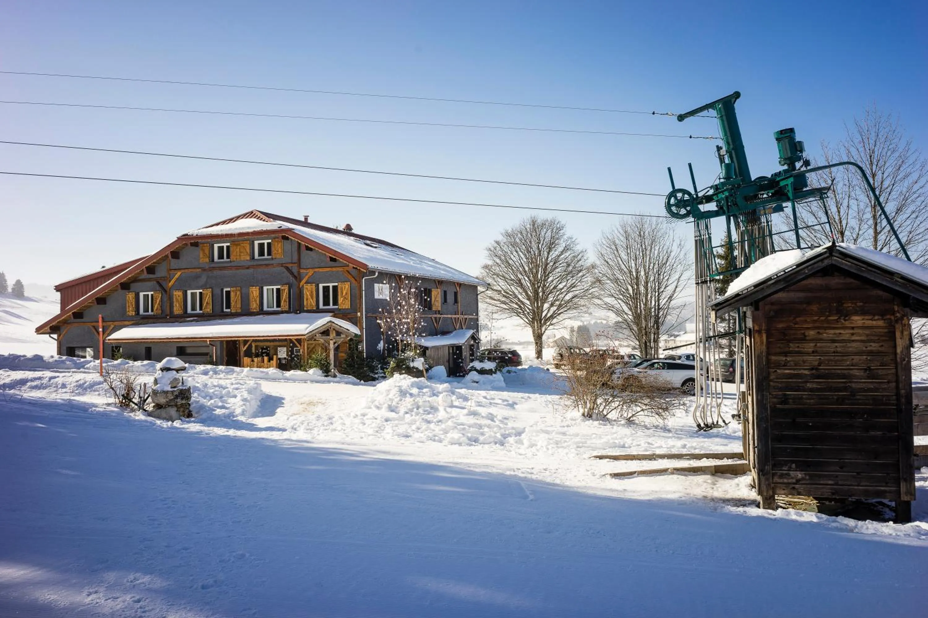 Skiing in Hôtel Le Manoir des Montagnes
