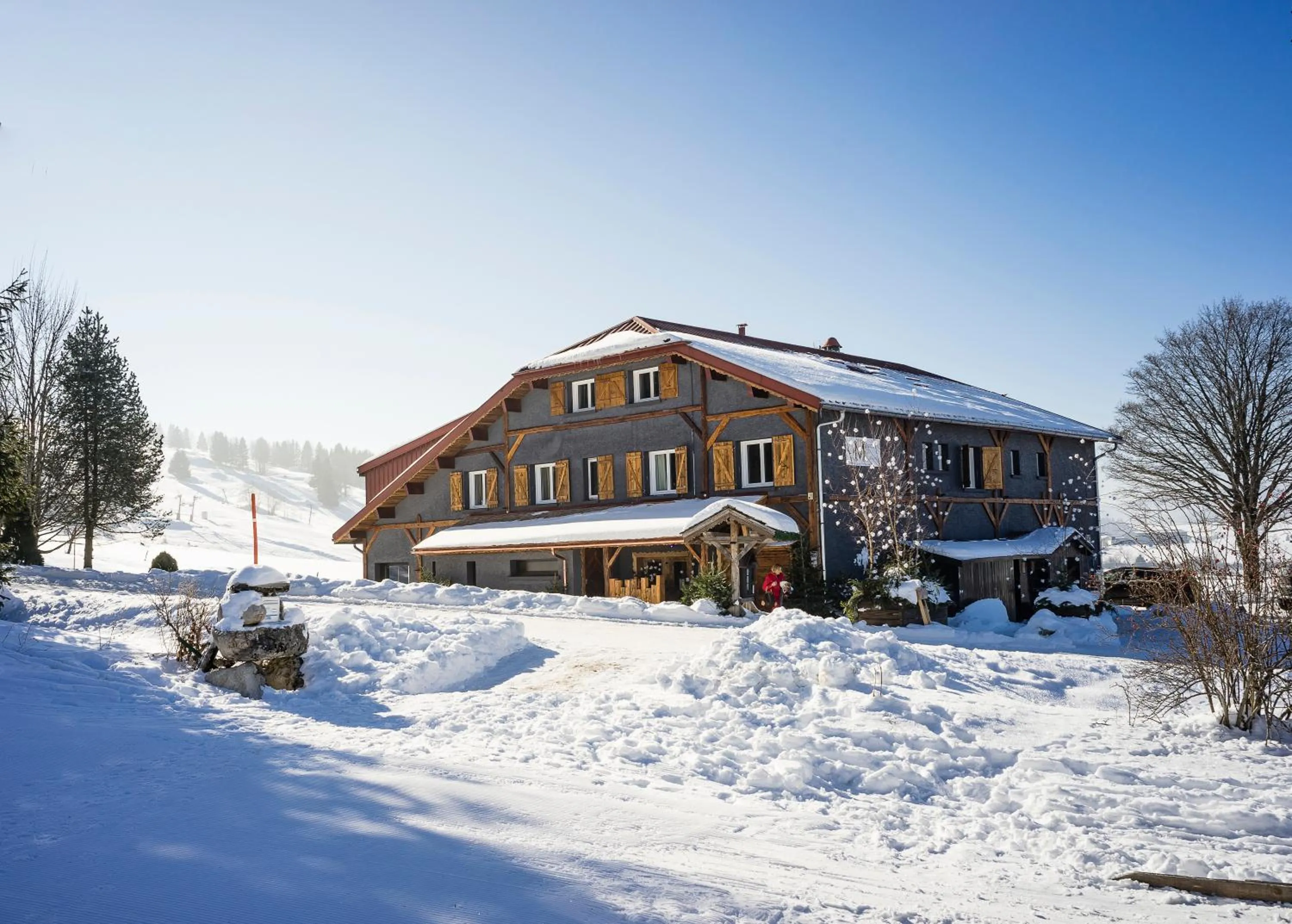 Facade/entrance in Hôtel Le Manoir des Montagnes