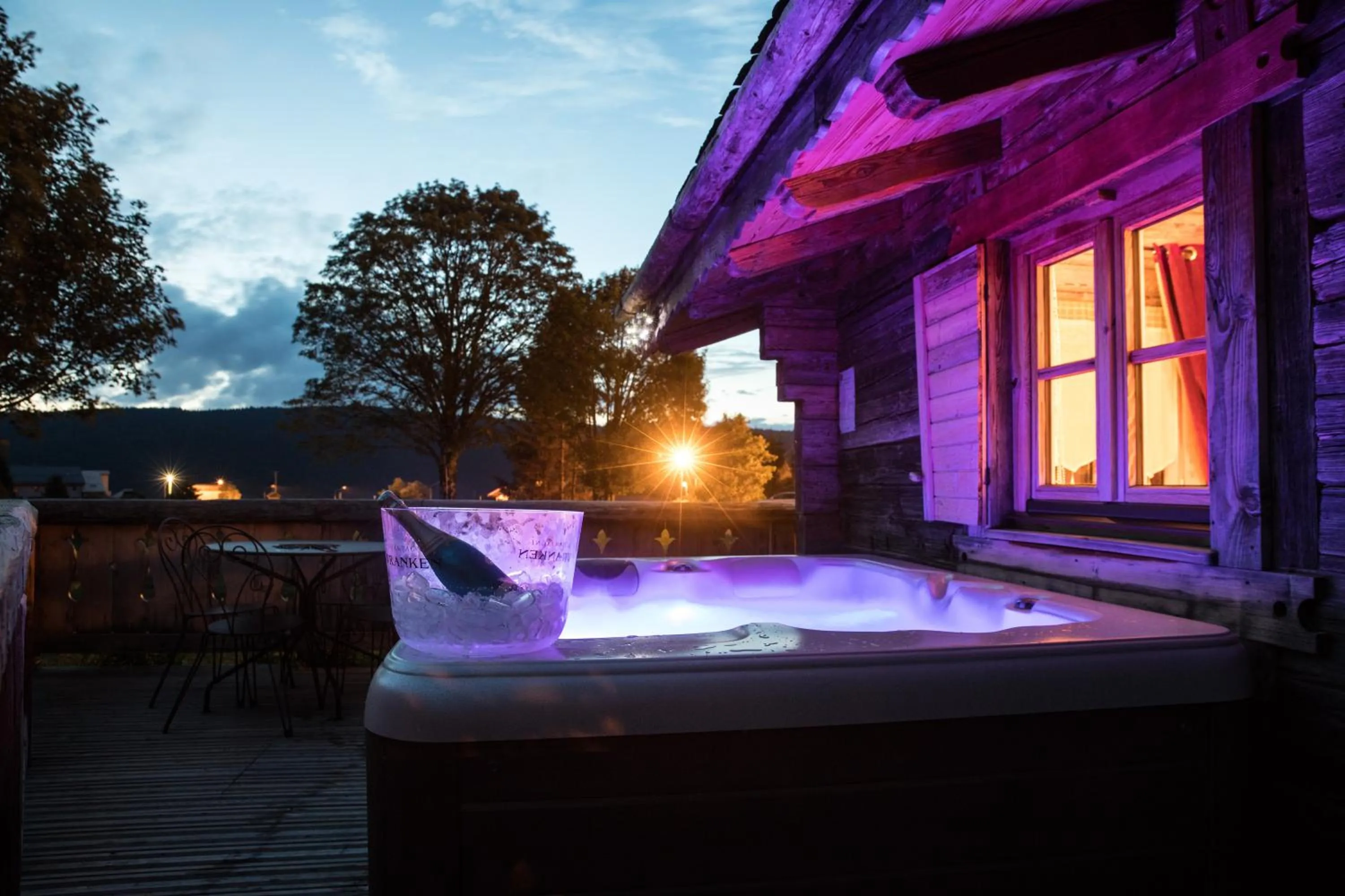 Hot Tub in Hôtel Le Manoir des Montagnes