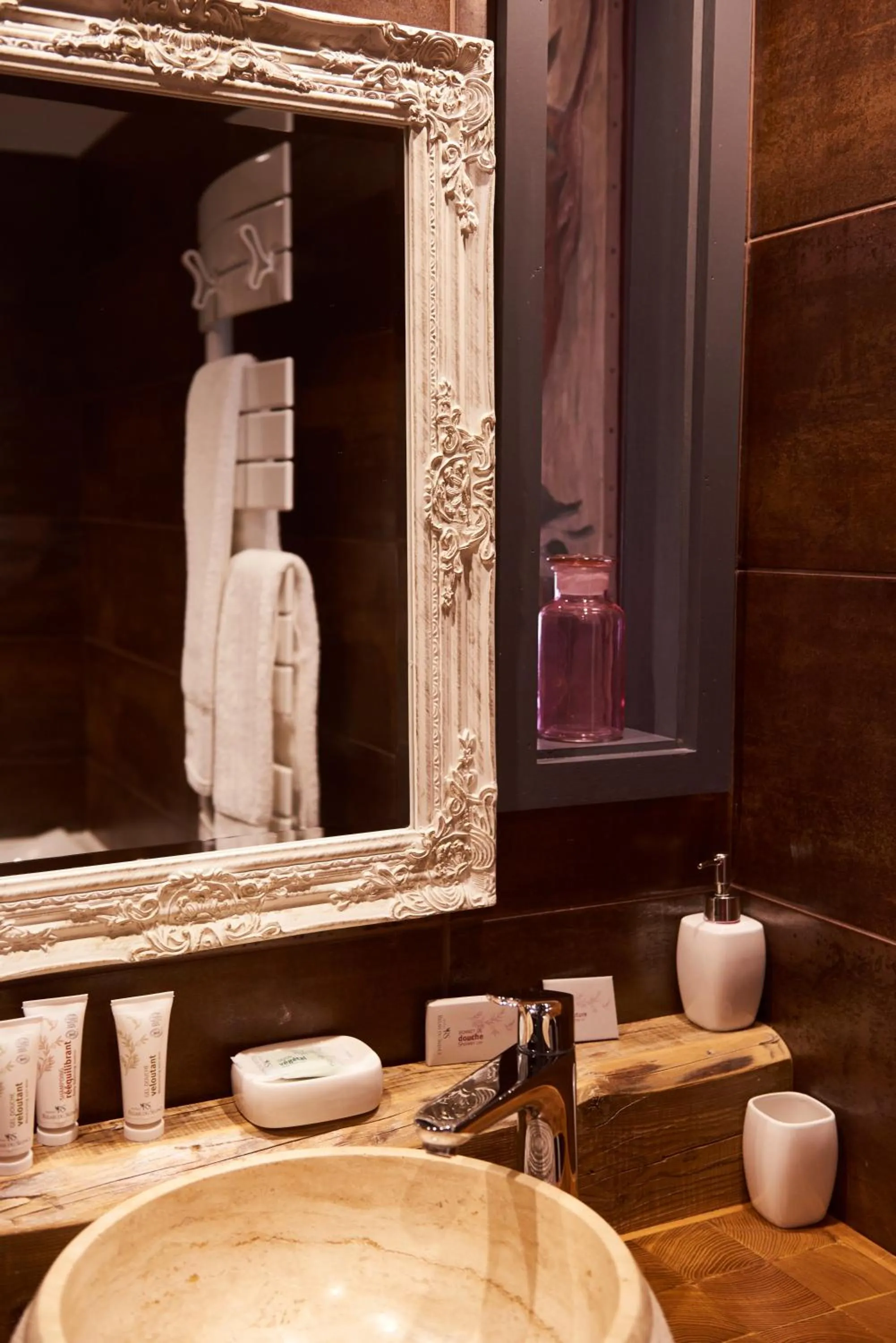 Bathroom in Hôtel Le Manoir des Montagnes