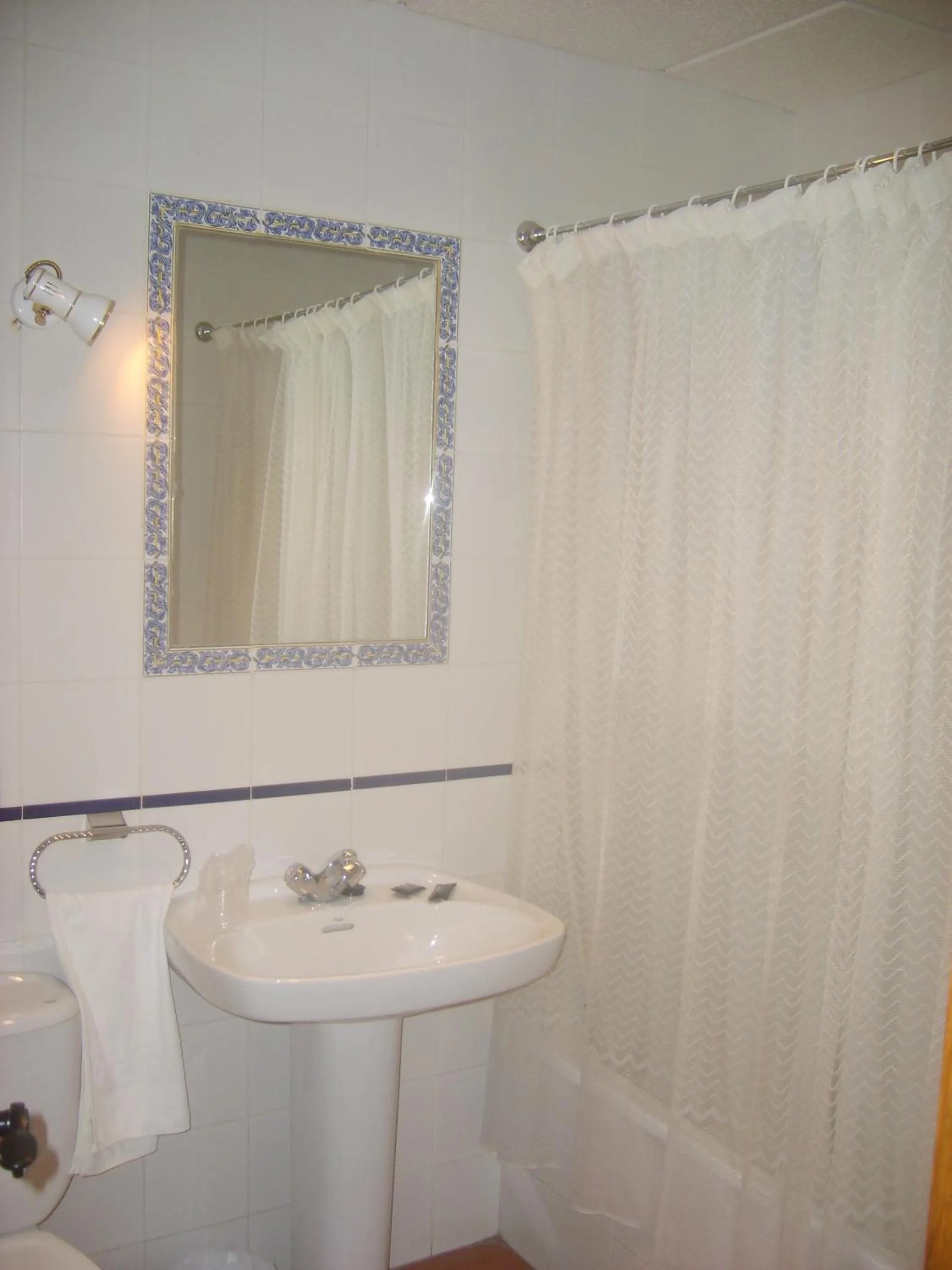 Bathroom in Hotel Hispanidad