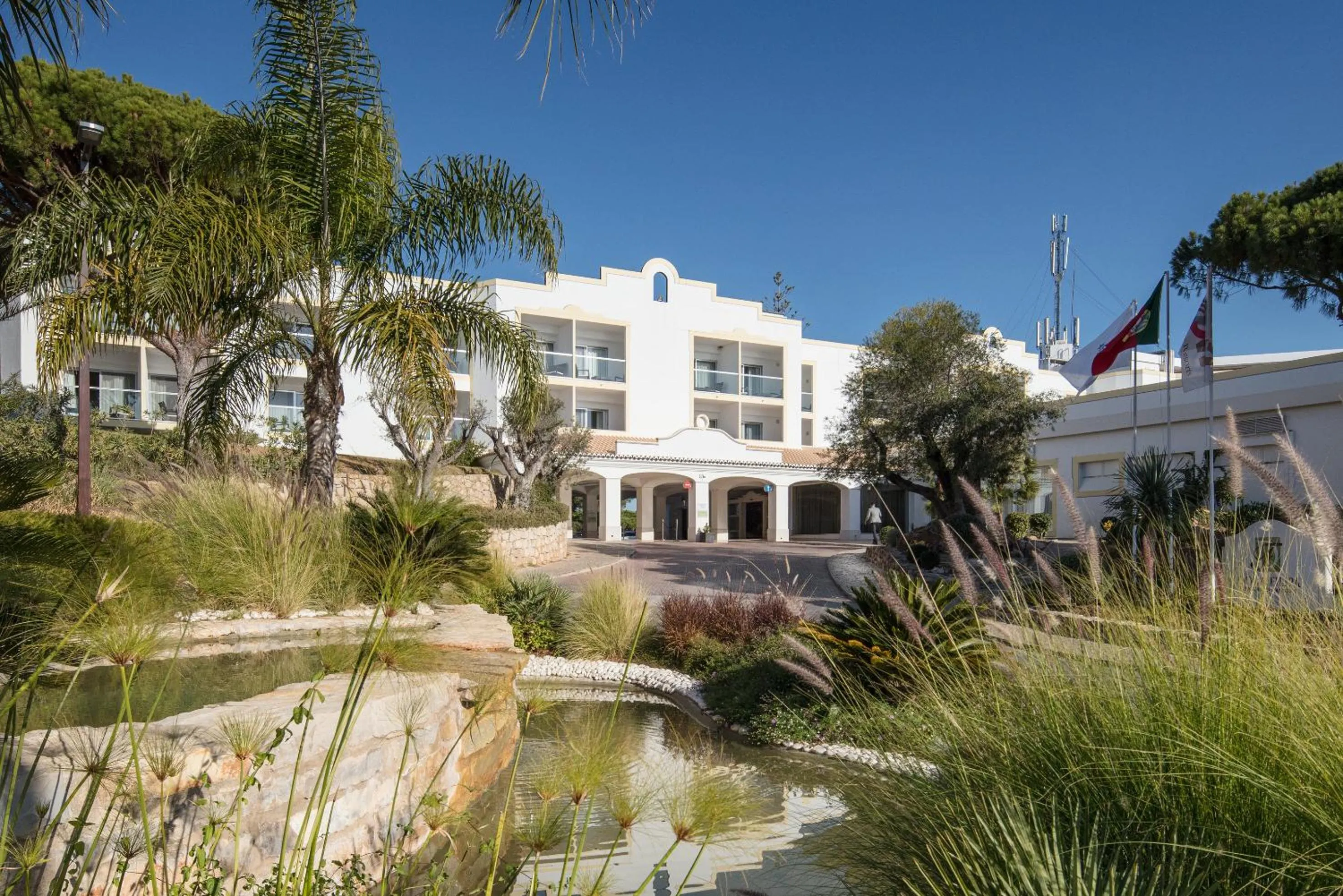 Facade/entrance in Dona Filipa Hotel