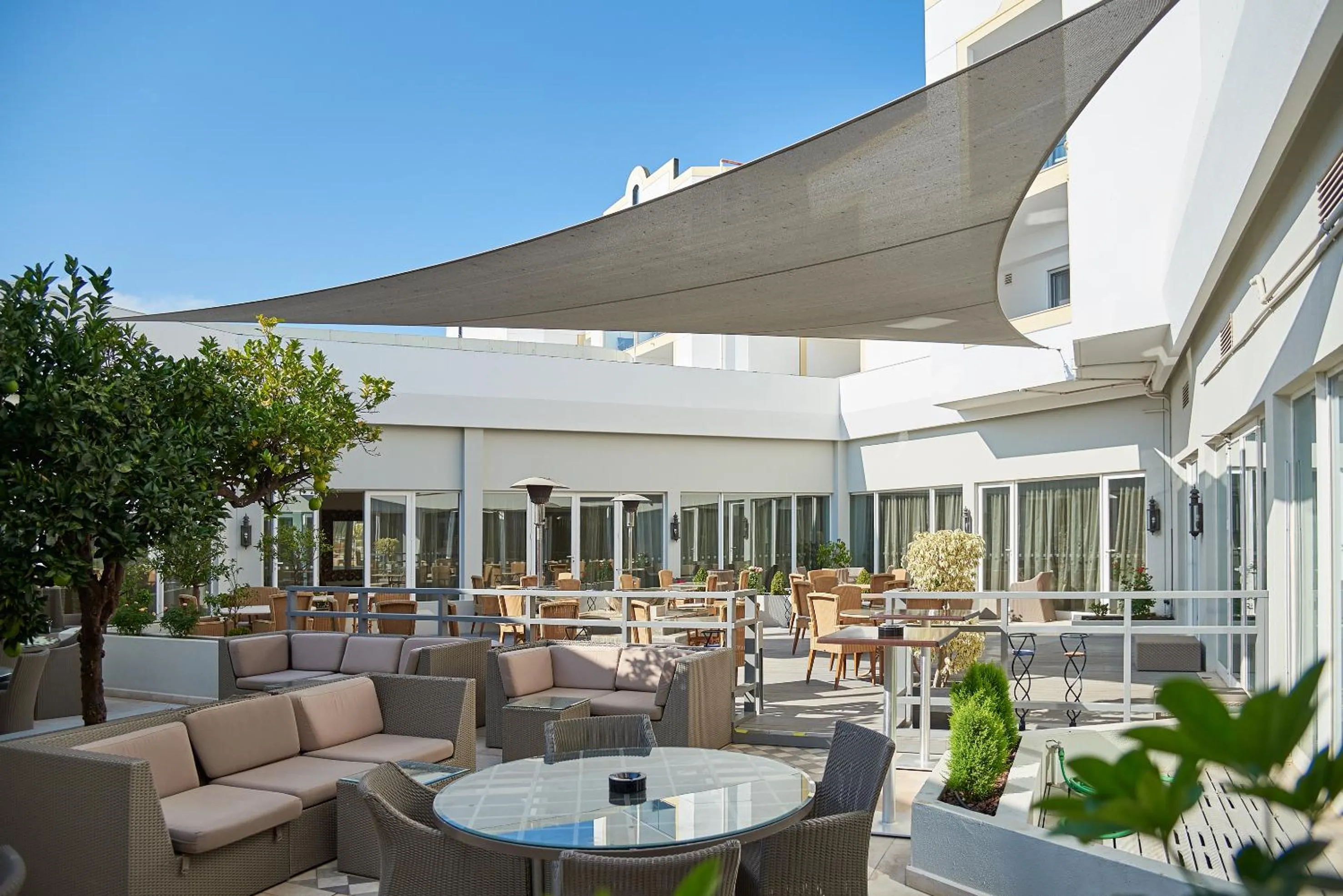 Lounge or bar in Dona Filipa Hotel