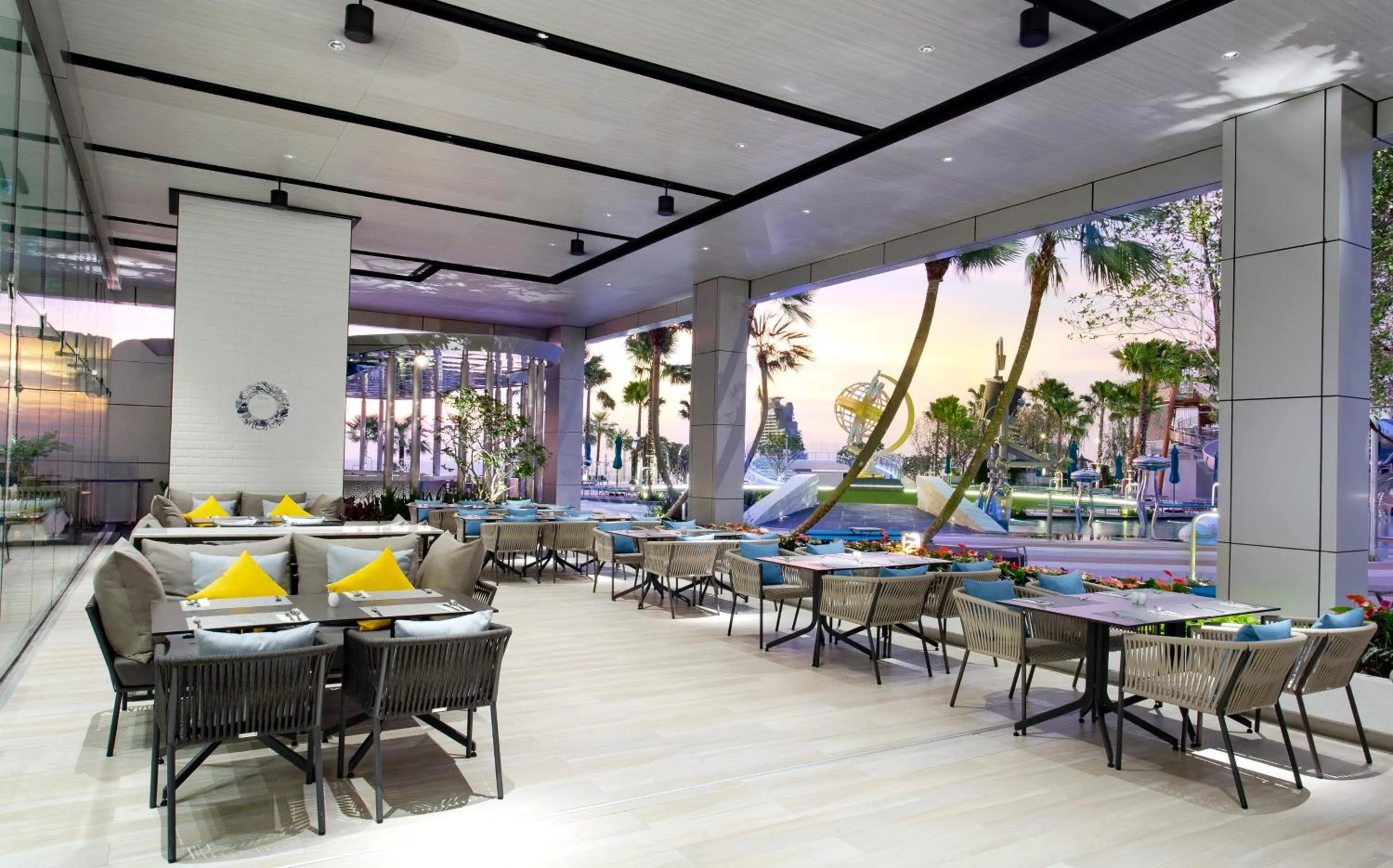 Restaurant/places to eat in Grande Centre Point Pattaya