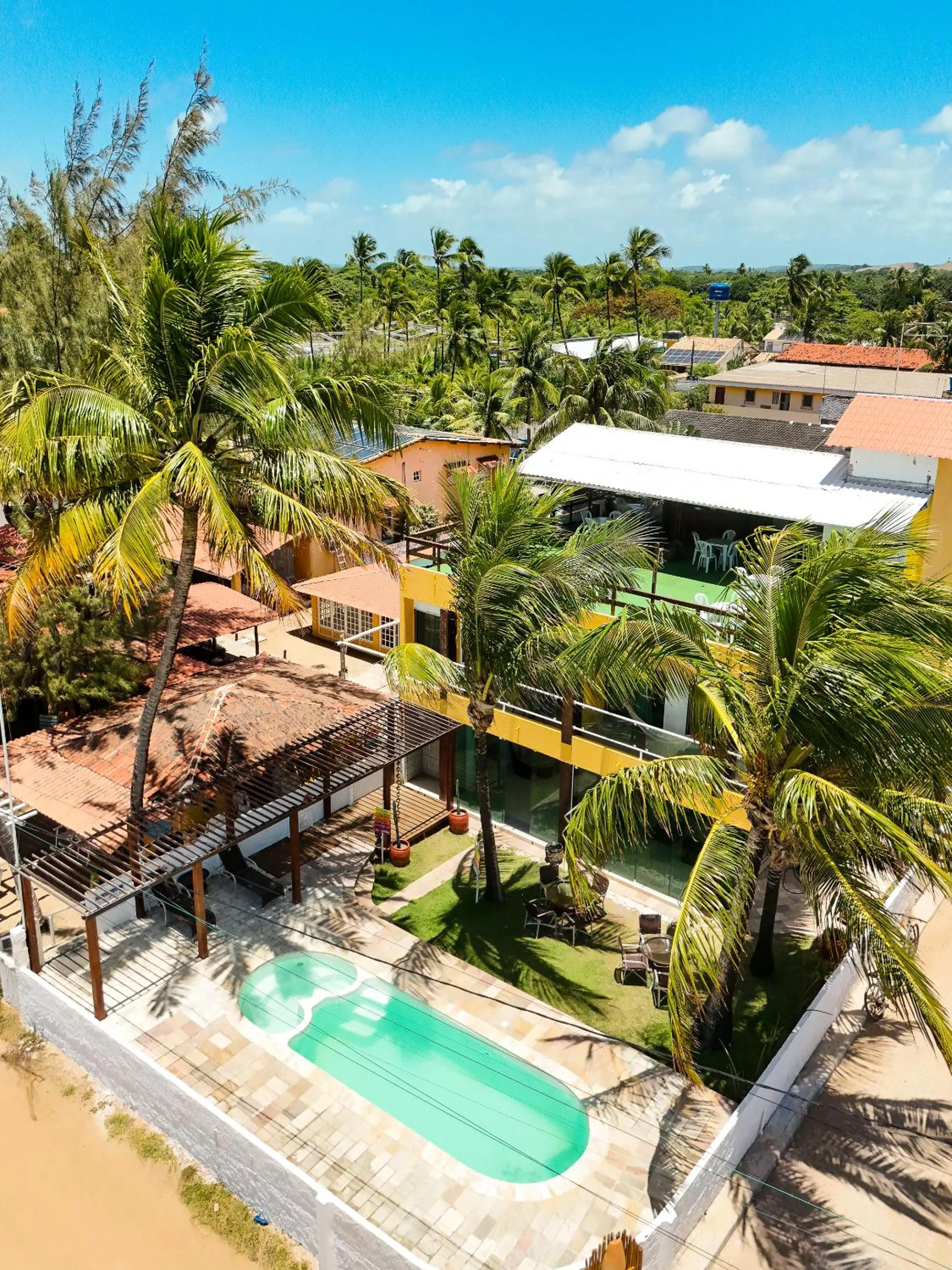 Swimming pool in Pousada La Bella Luna