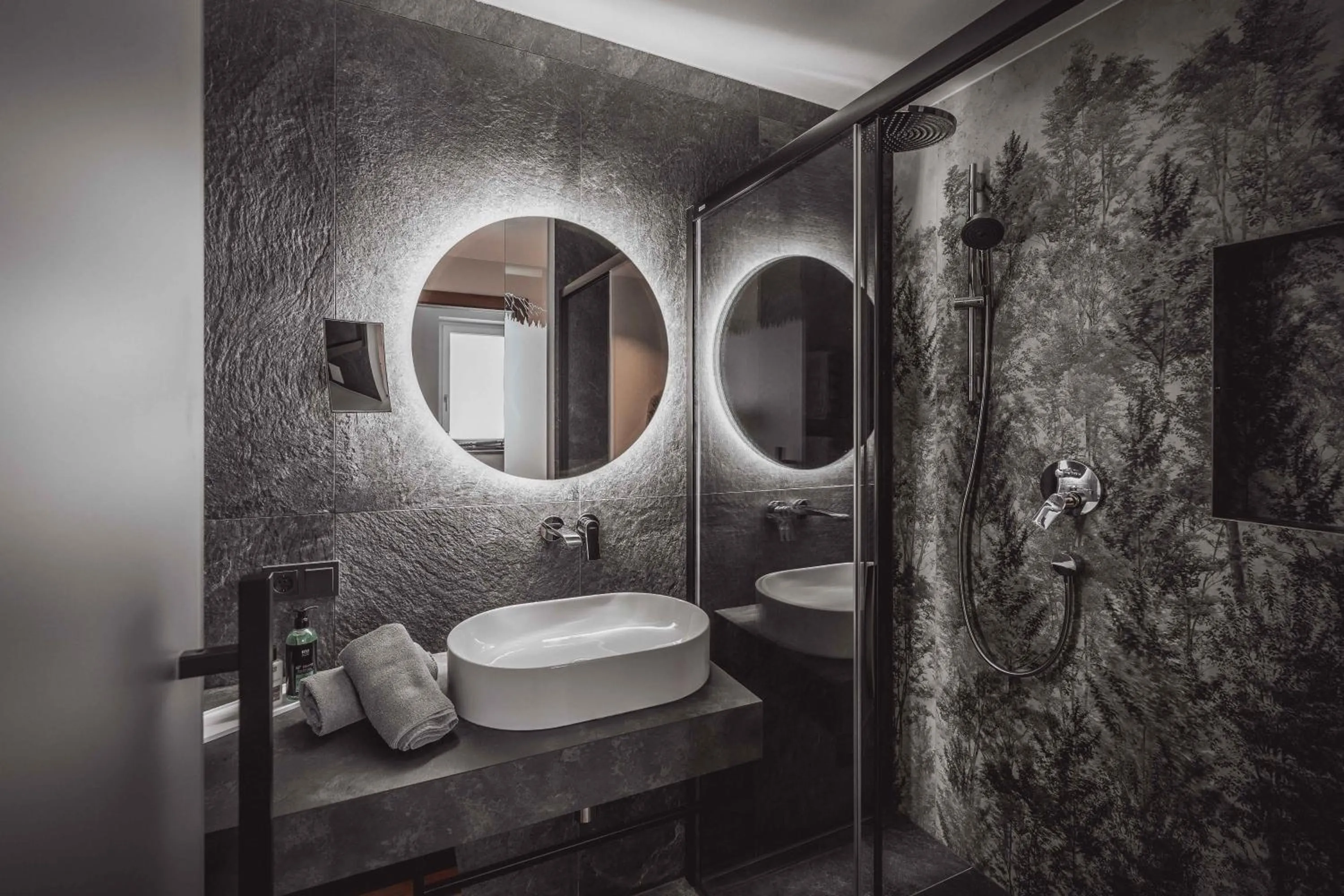 Shower in Hotel Continental Dolomites