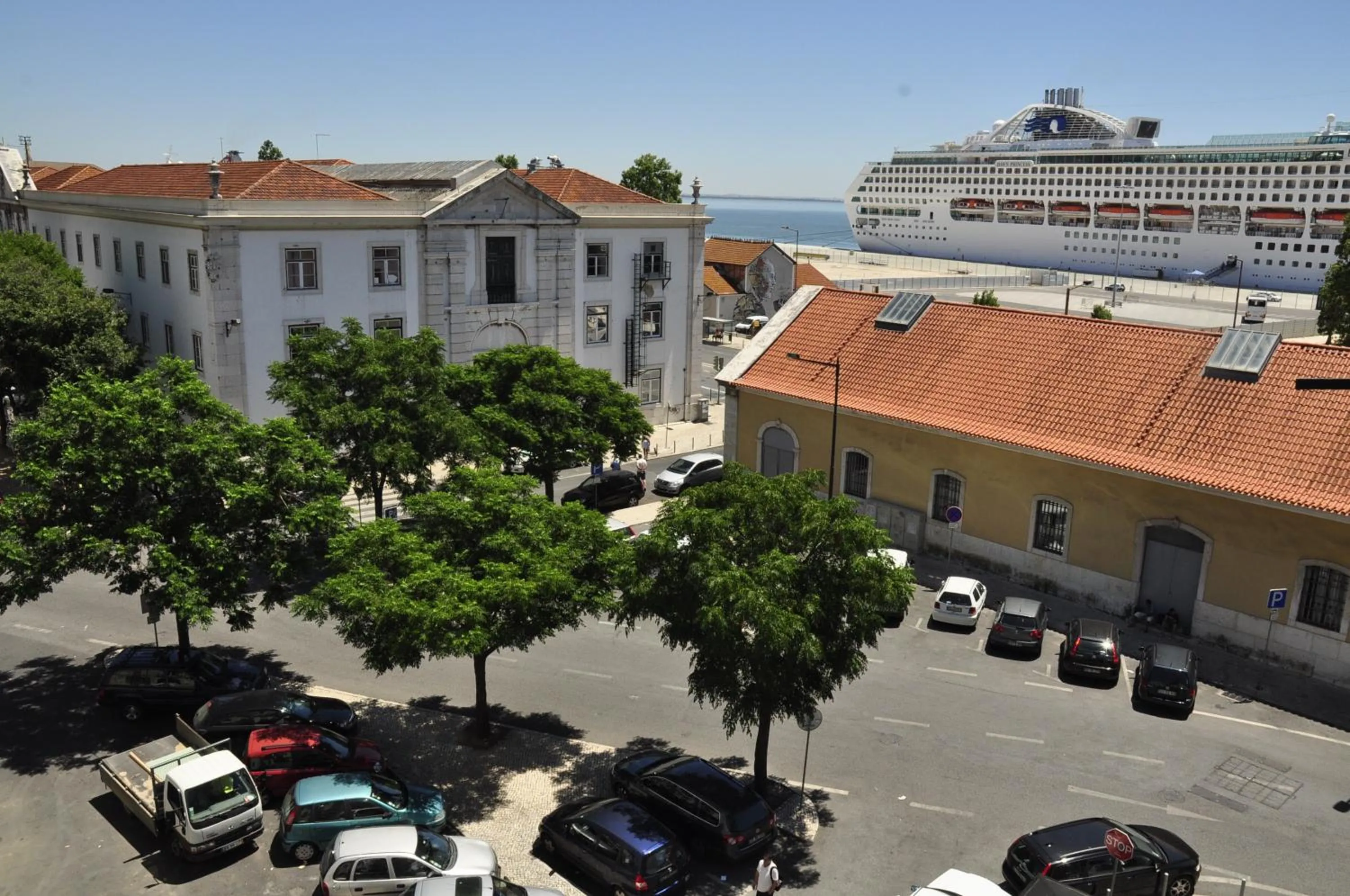 Alfama District by be@home