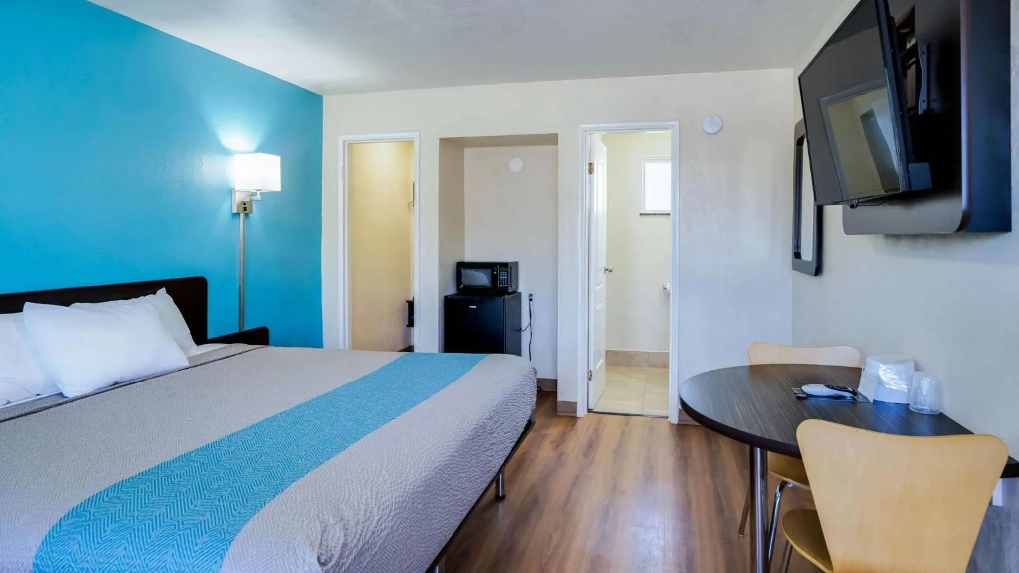 Bedroom, Bed in Motel 6-Odessa, TX - 2nd Street