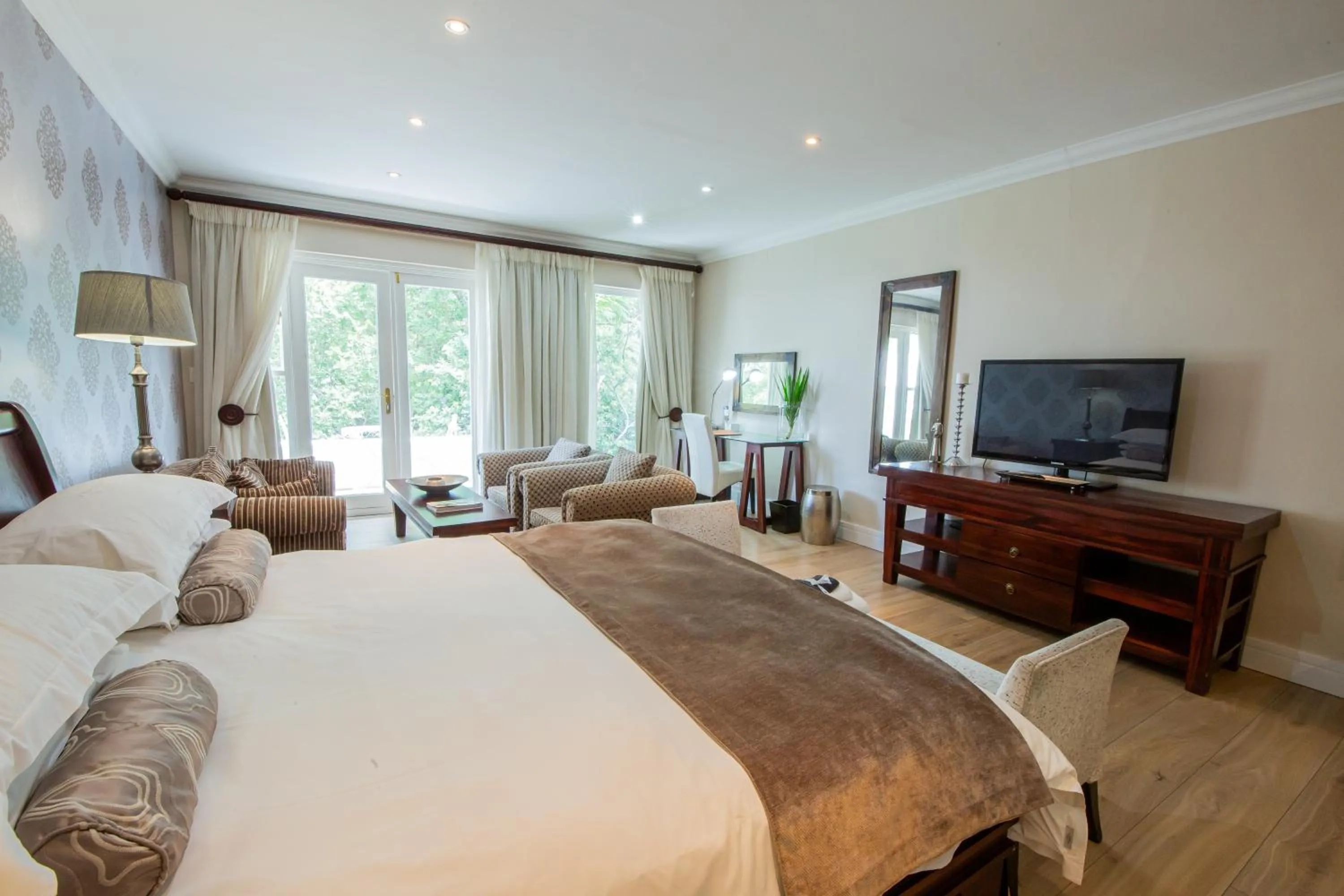 Photo of the whole room, Bed in Belvedere Boutiqe Hotel