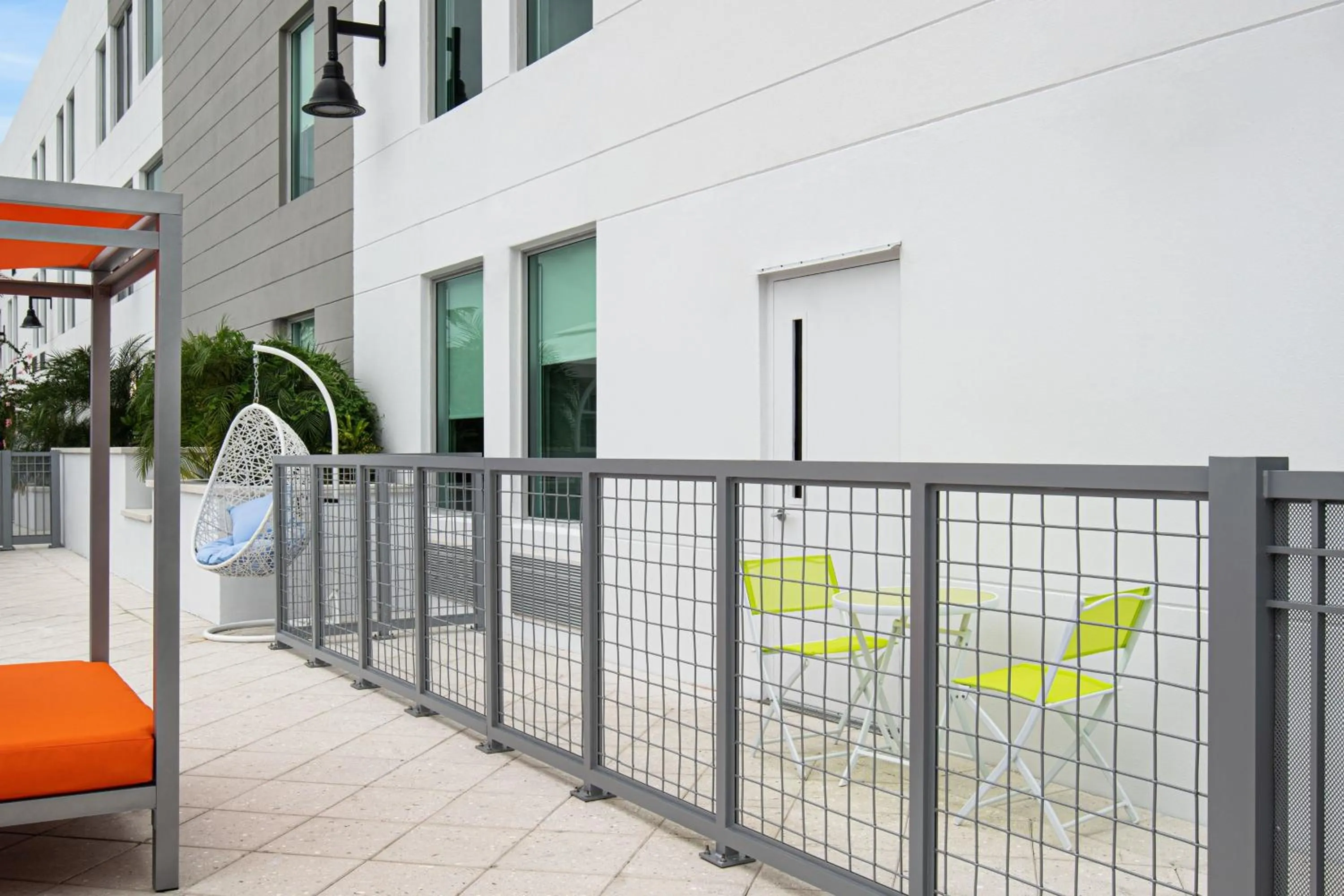 Photo of the whole room in Aloft Delray Beach