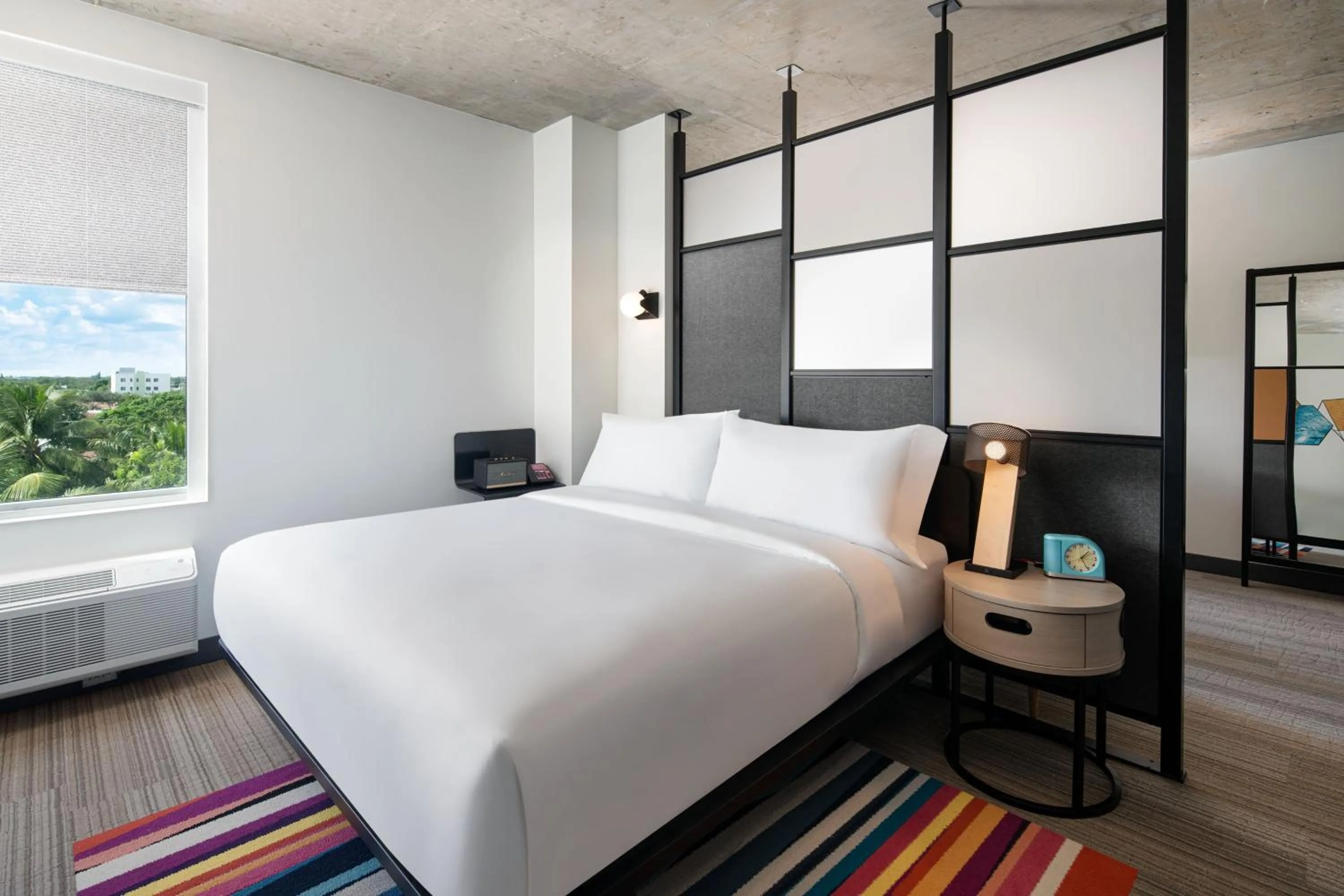Bedroom, Bed in Aloft Delray Beach