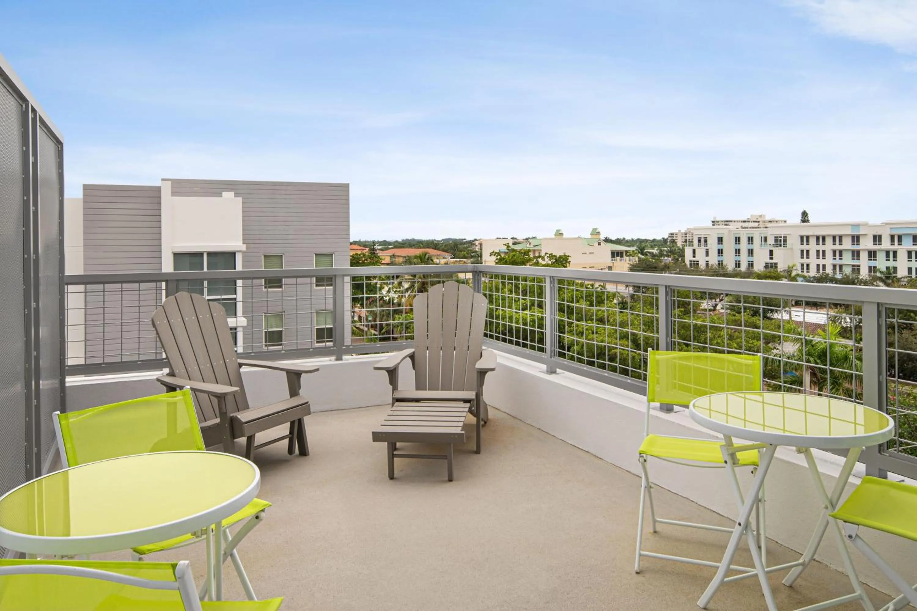 Photo of the whole room in Aloft Delray Beach