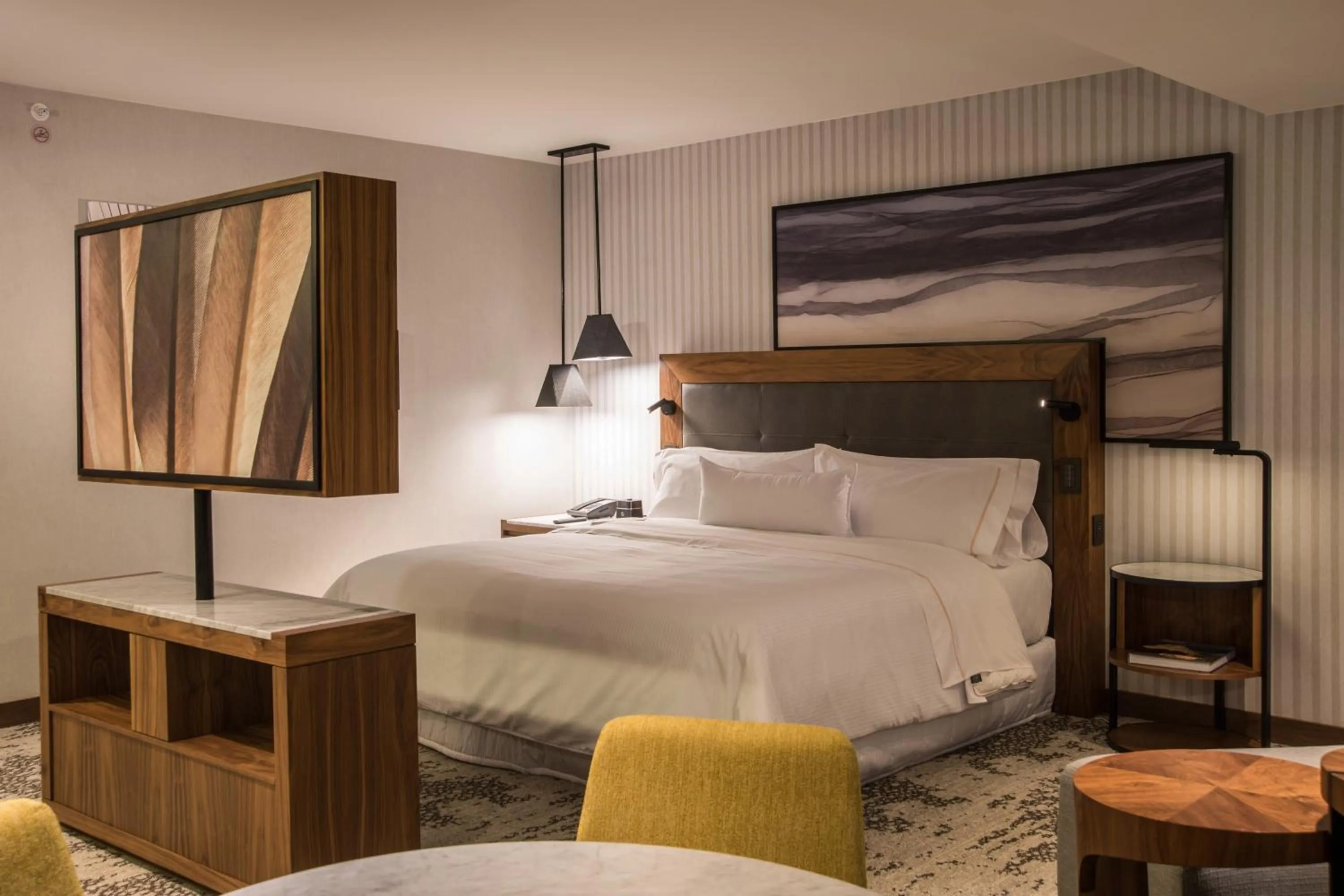 Photo of the whole room, Bed in The Westin Monterrey Valle