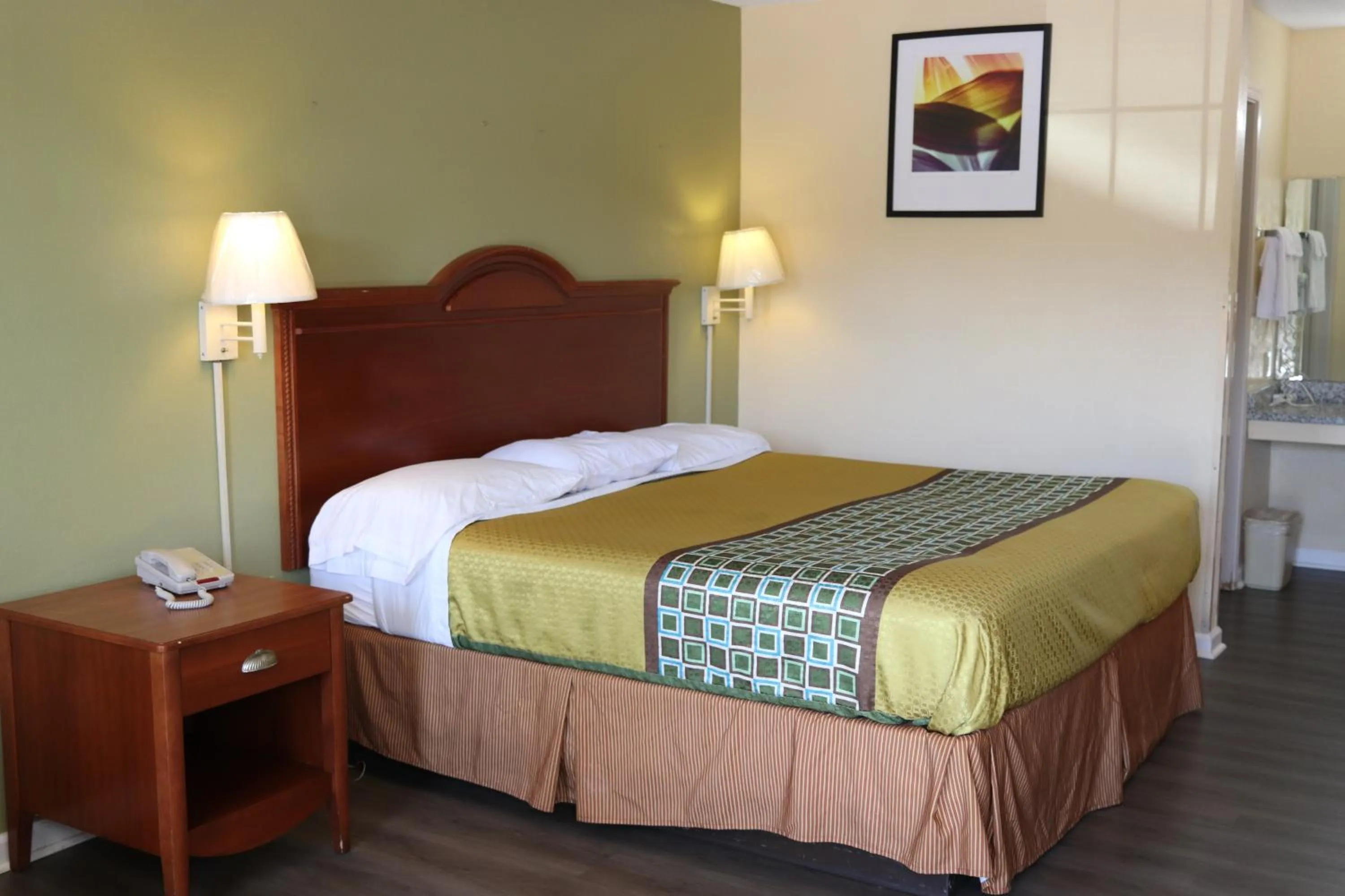 Guests, Bed in Woodstream Inn