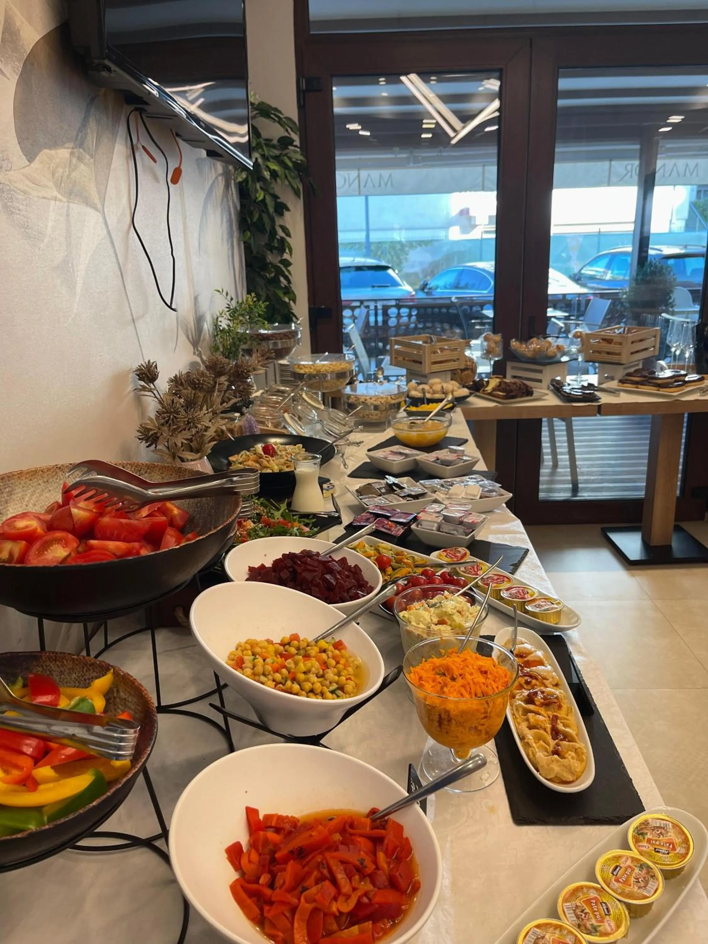 Buffet breakfast in Hotel Manor