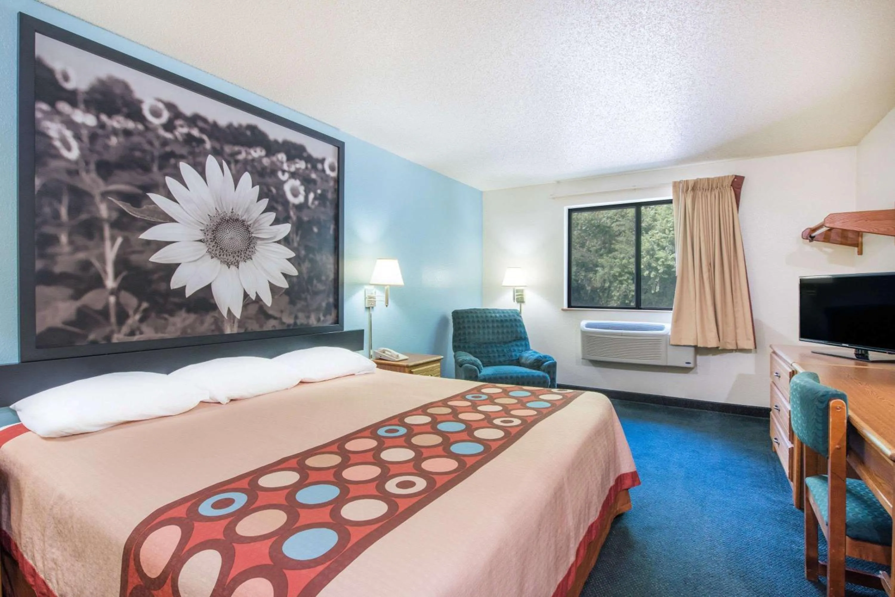 On site, Bed in Super 8 by Wyndham Thurmont