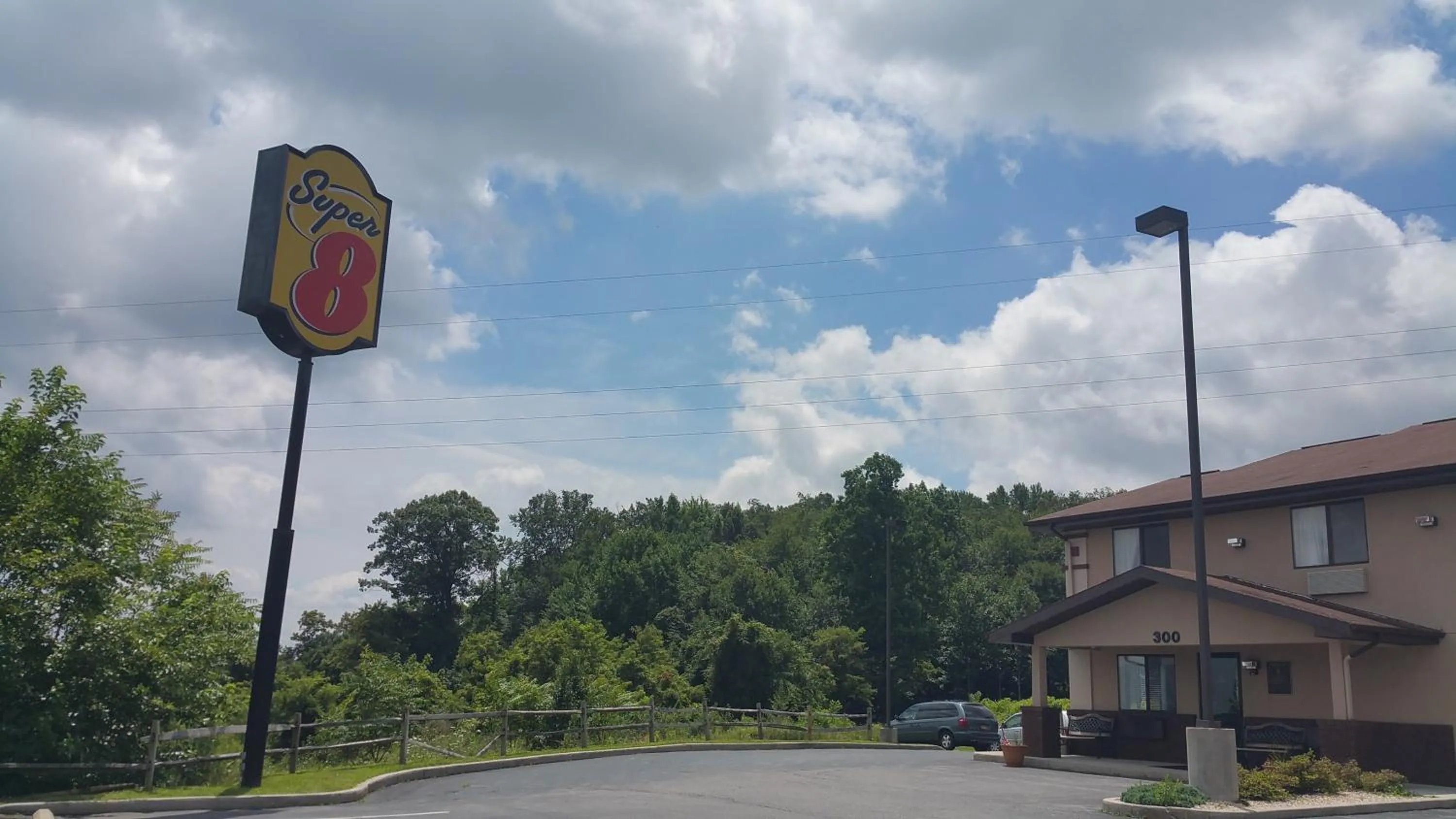 Facade/entrance in Super 8 by Wyndham Thurmont