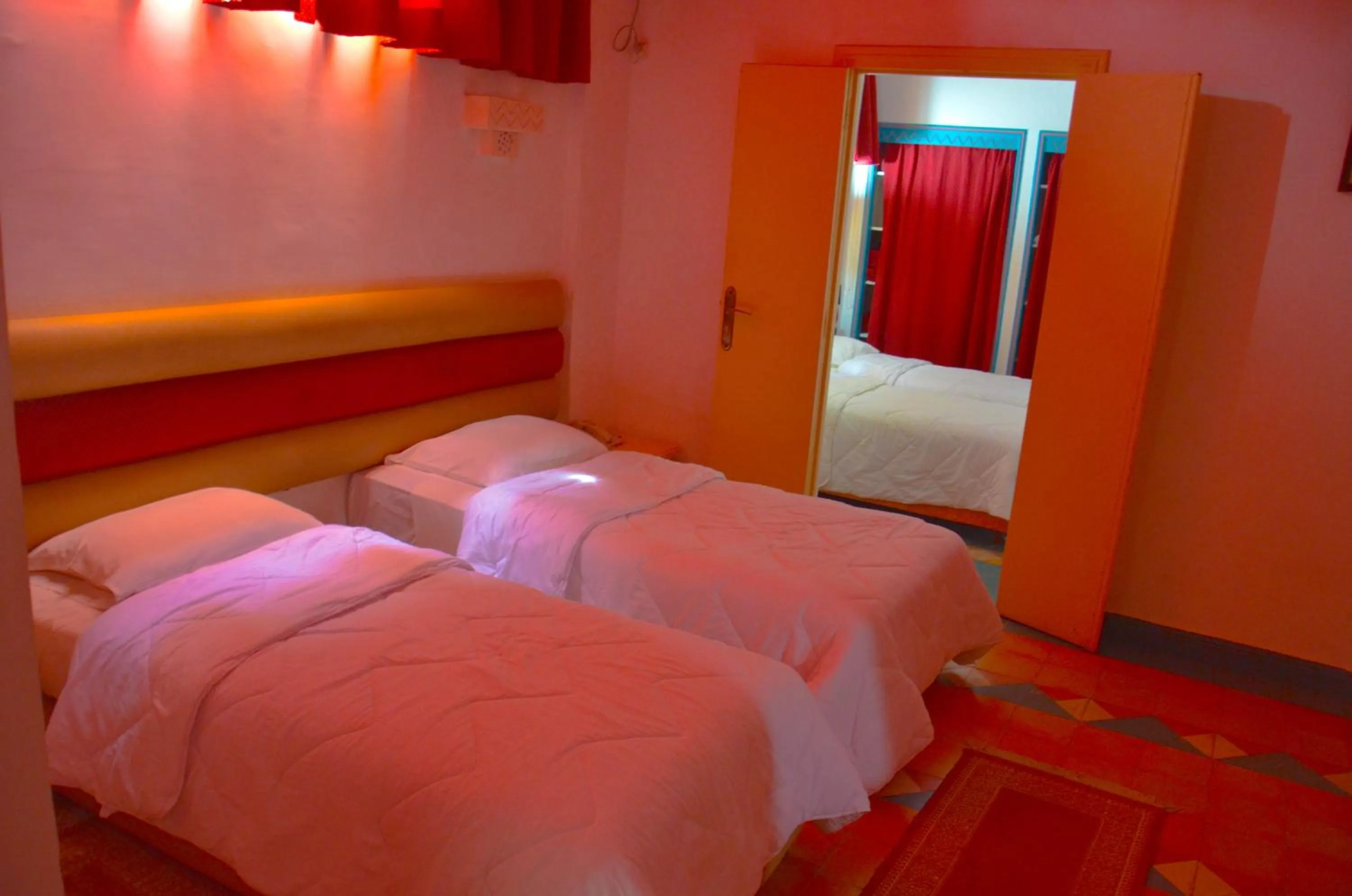 children in Hôtel Auberge du Littoral