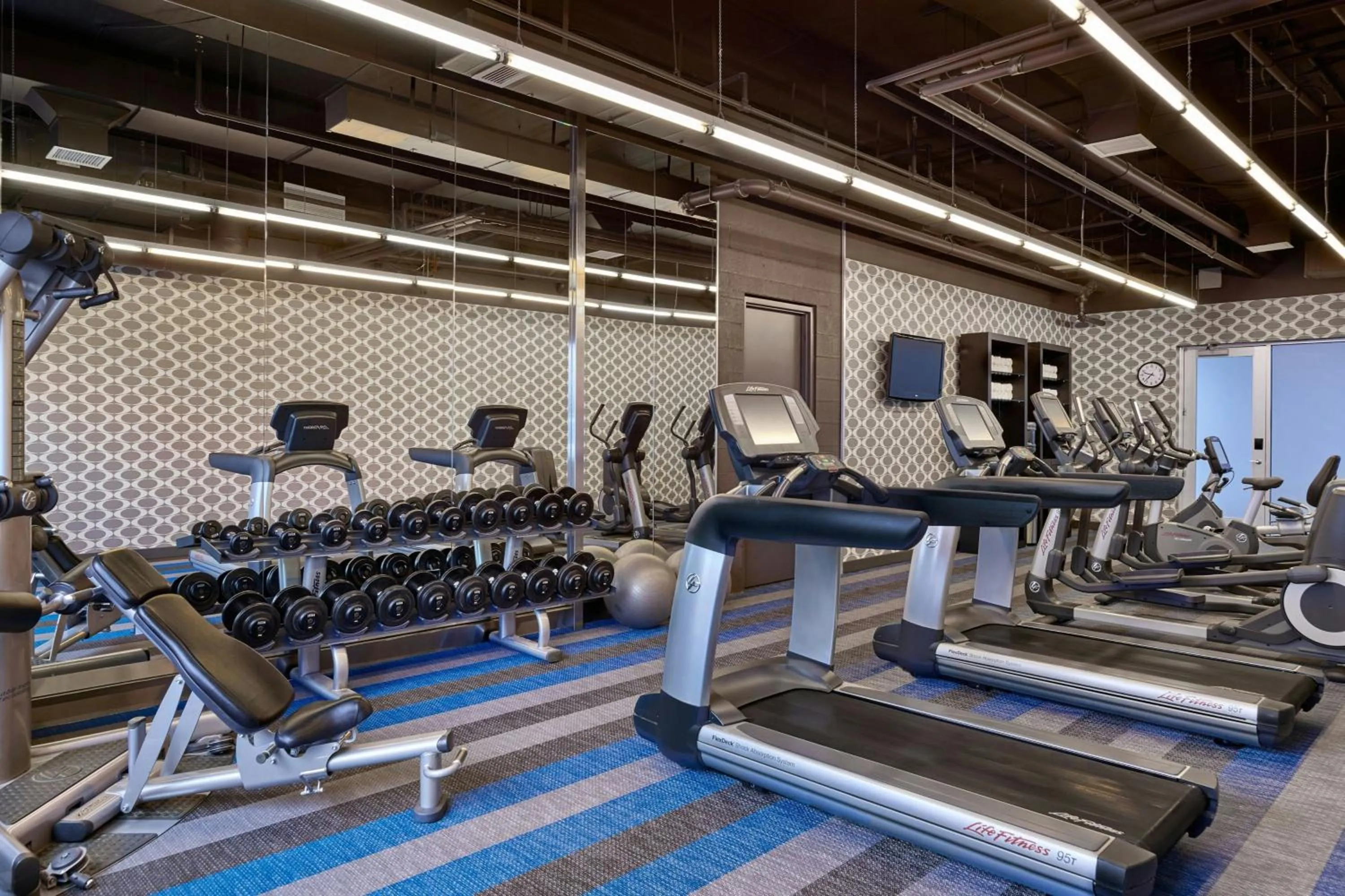 Fitness centre/facilities in Aloft Denver Airport at Gateway Park