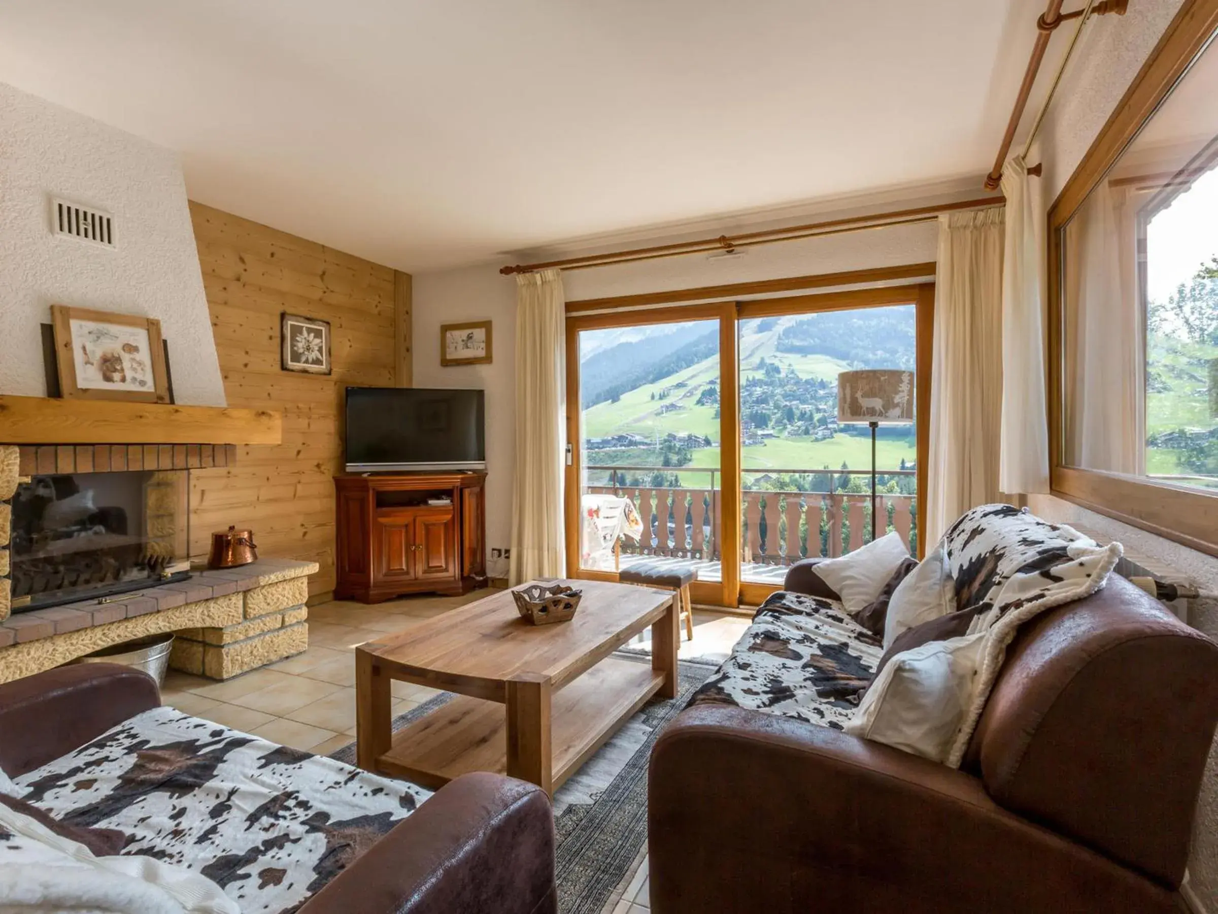Chalet 4 ch, proche pistes, idéal familles/amis, WIFI - FR-1-437-56 Chalet 4 ch, proche pistes, idéal familles/amis, WIFI - FR-1-437-56