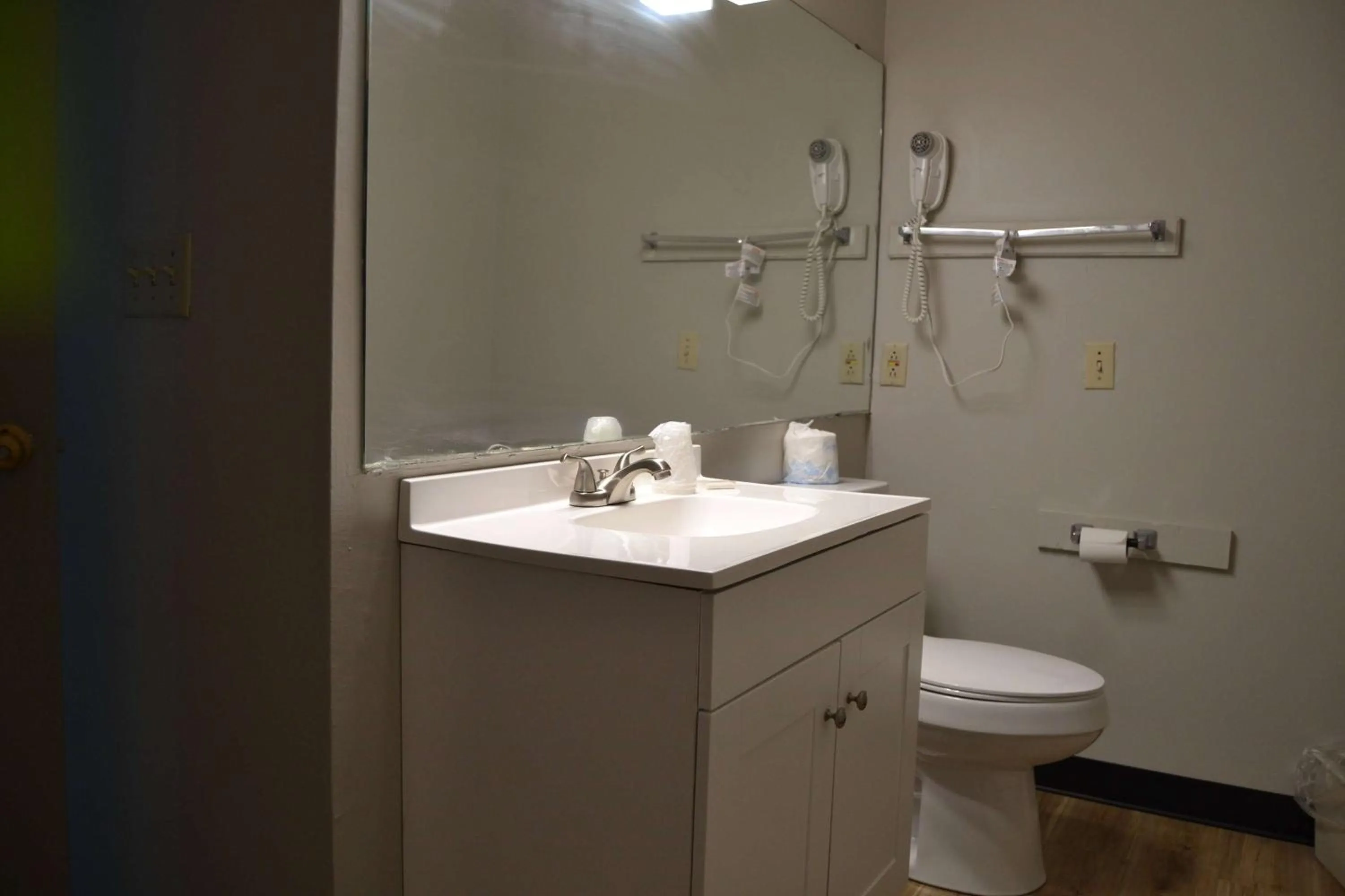 Photo of the whole room in Days Inn and Suites by Wyndham Sikeston