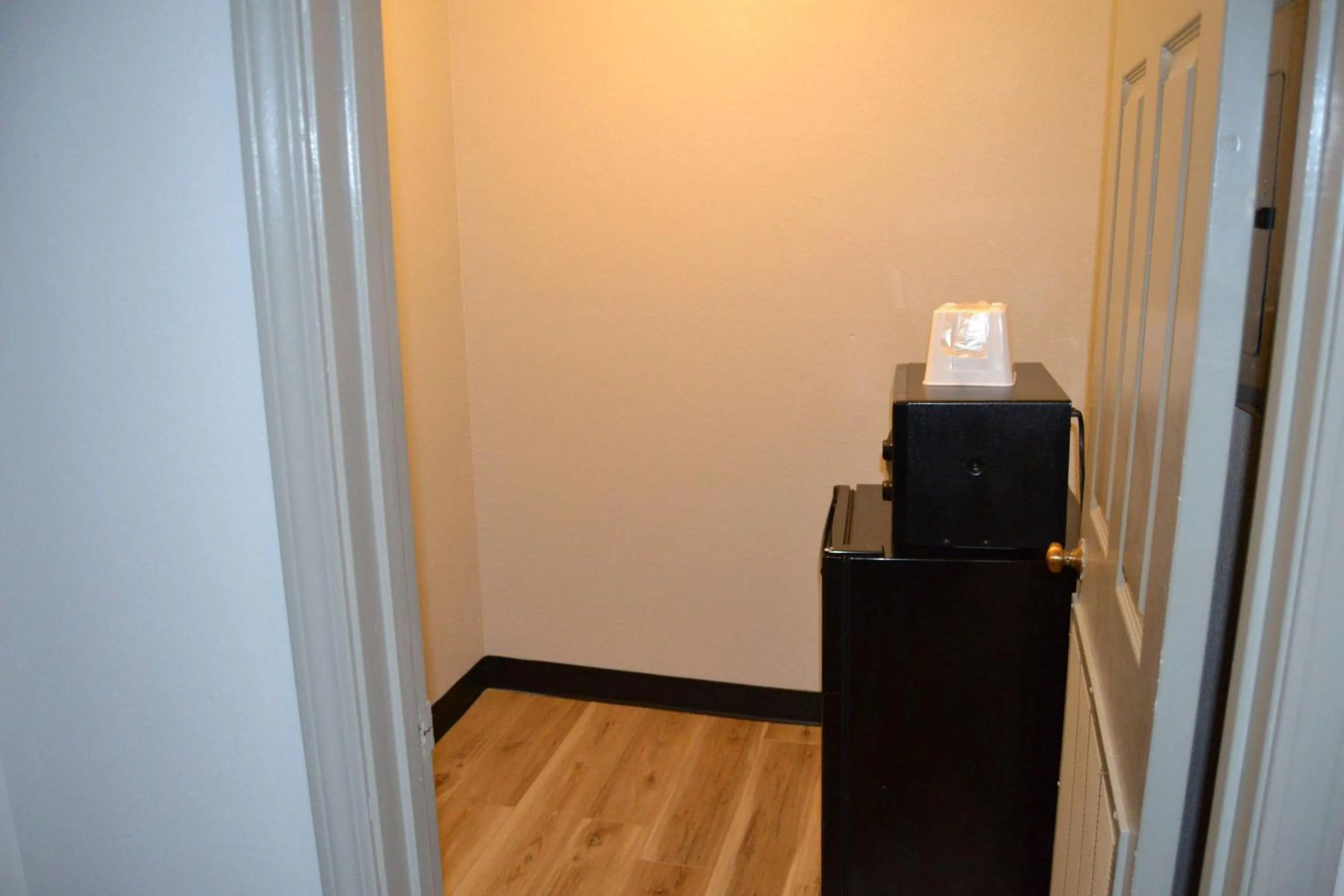 Photo of the whole room in Days Inn and Suites by Wyndham Sikeston