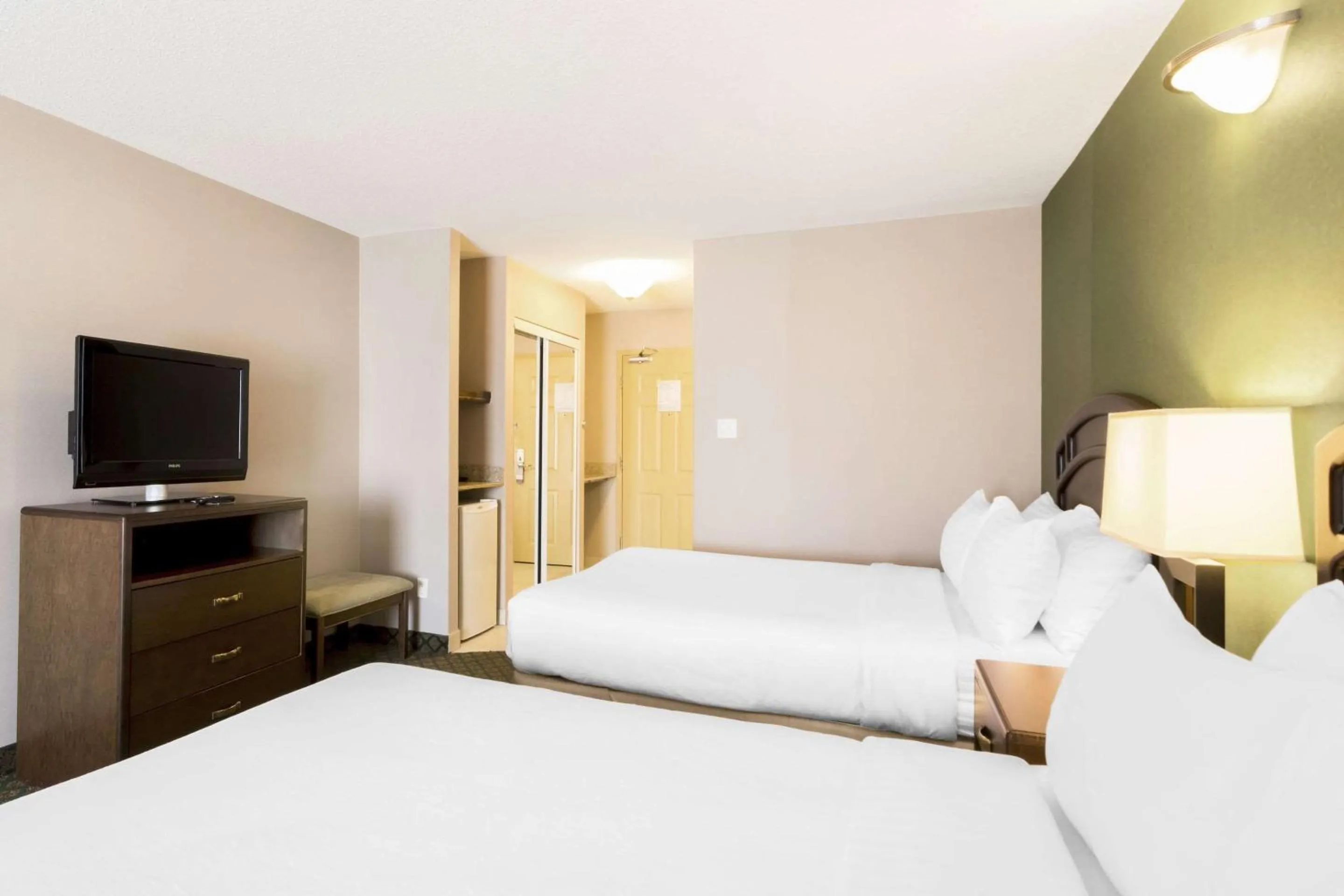 Bedroom, Bed in Clarion Hotel & Conference Centre