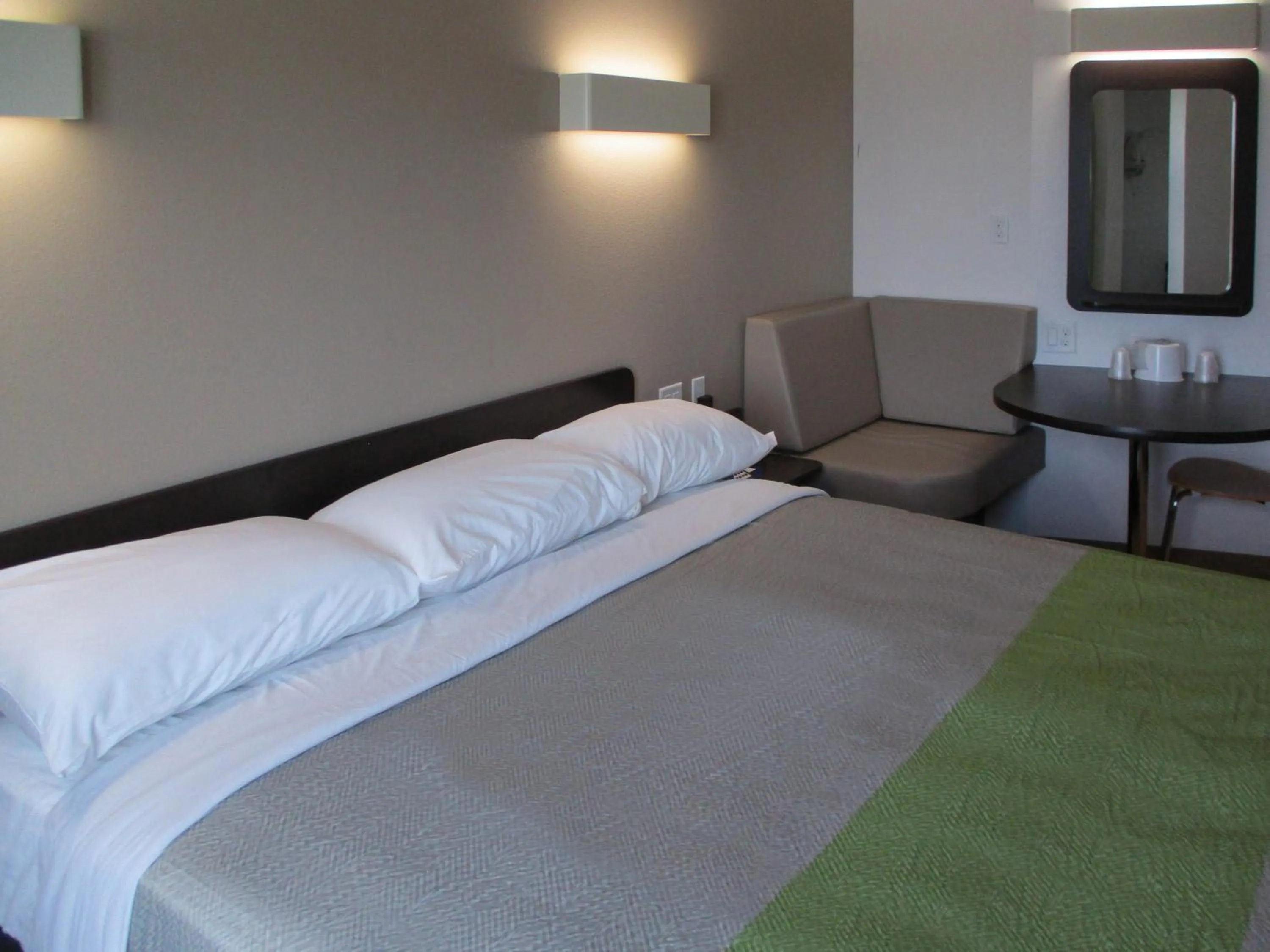 Bedroom, Bed in Studio 6-Lubbock, TX - Medical Center