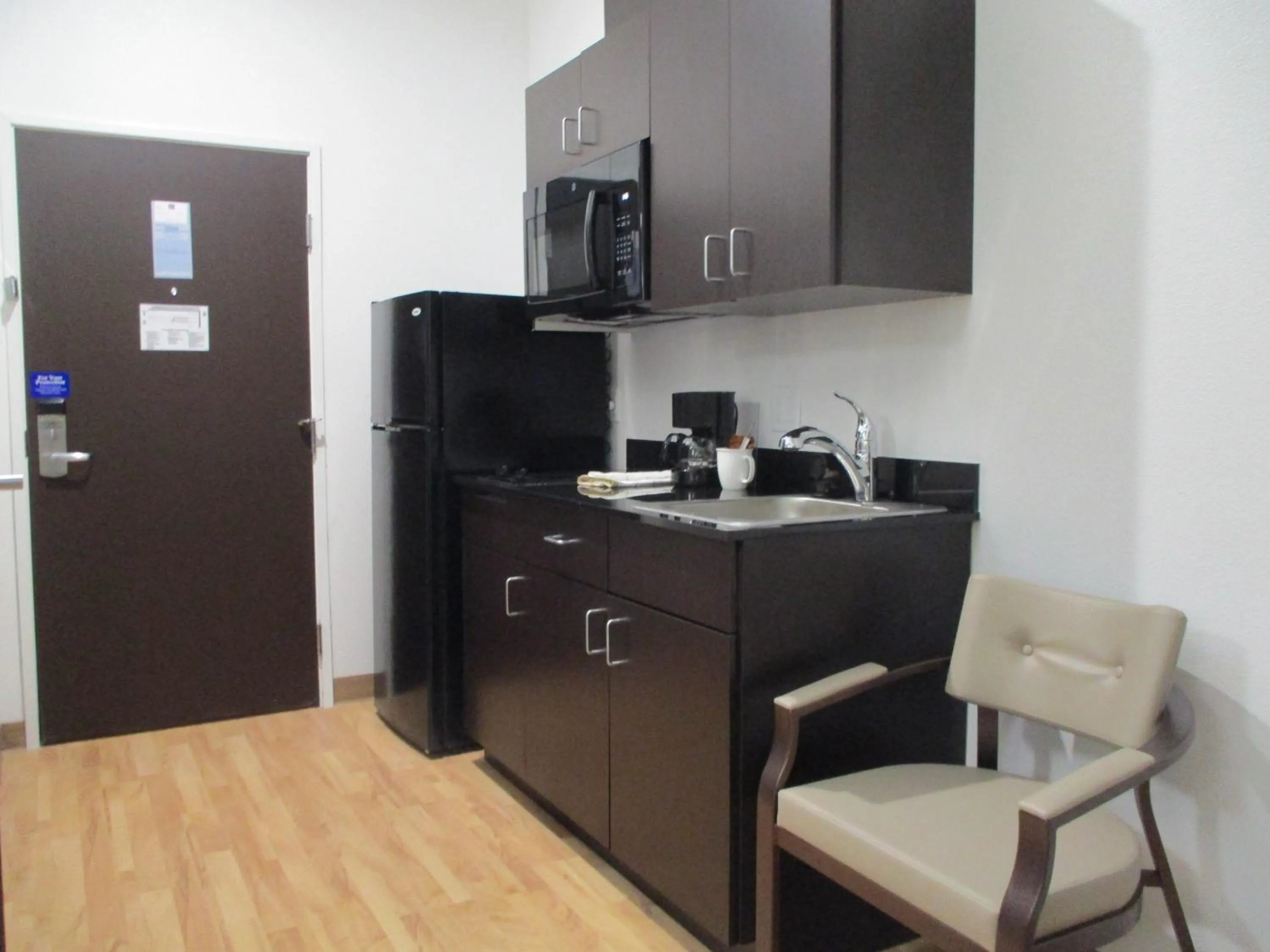 Bedroom in Studio 6-Lubbock, TX - Medical Center