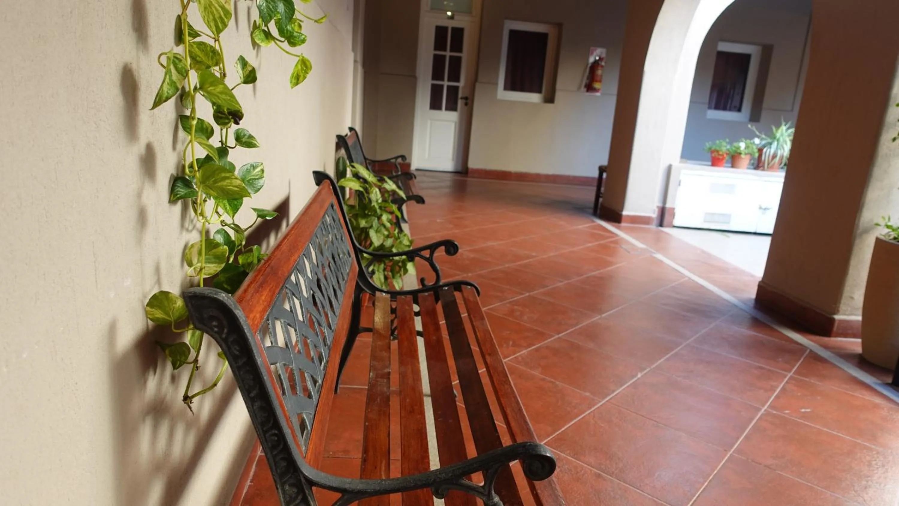 Property building in Hotel de la Linda