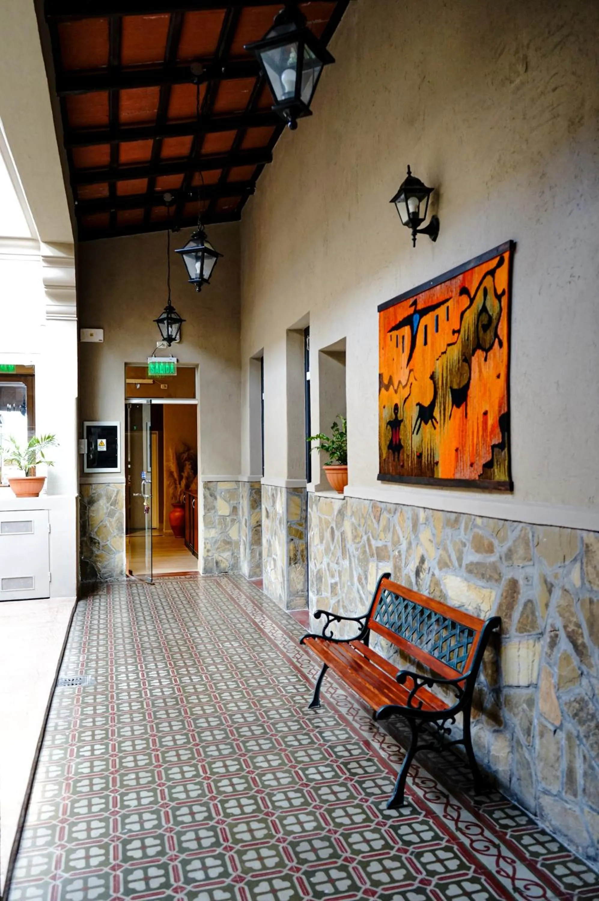 Property building in Hotel de la Linda