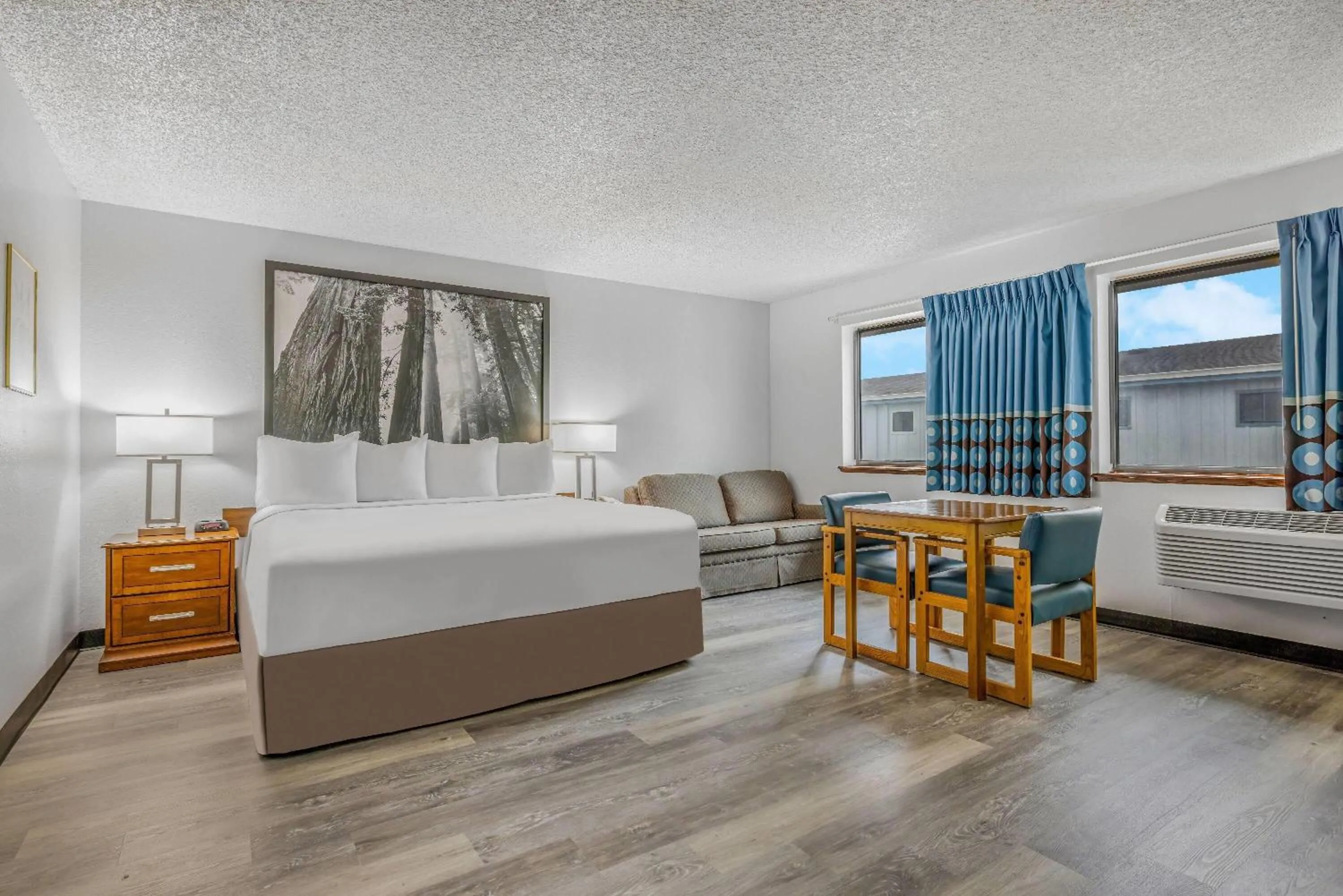 Bed in Super 8 by Wyndham Arcata