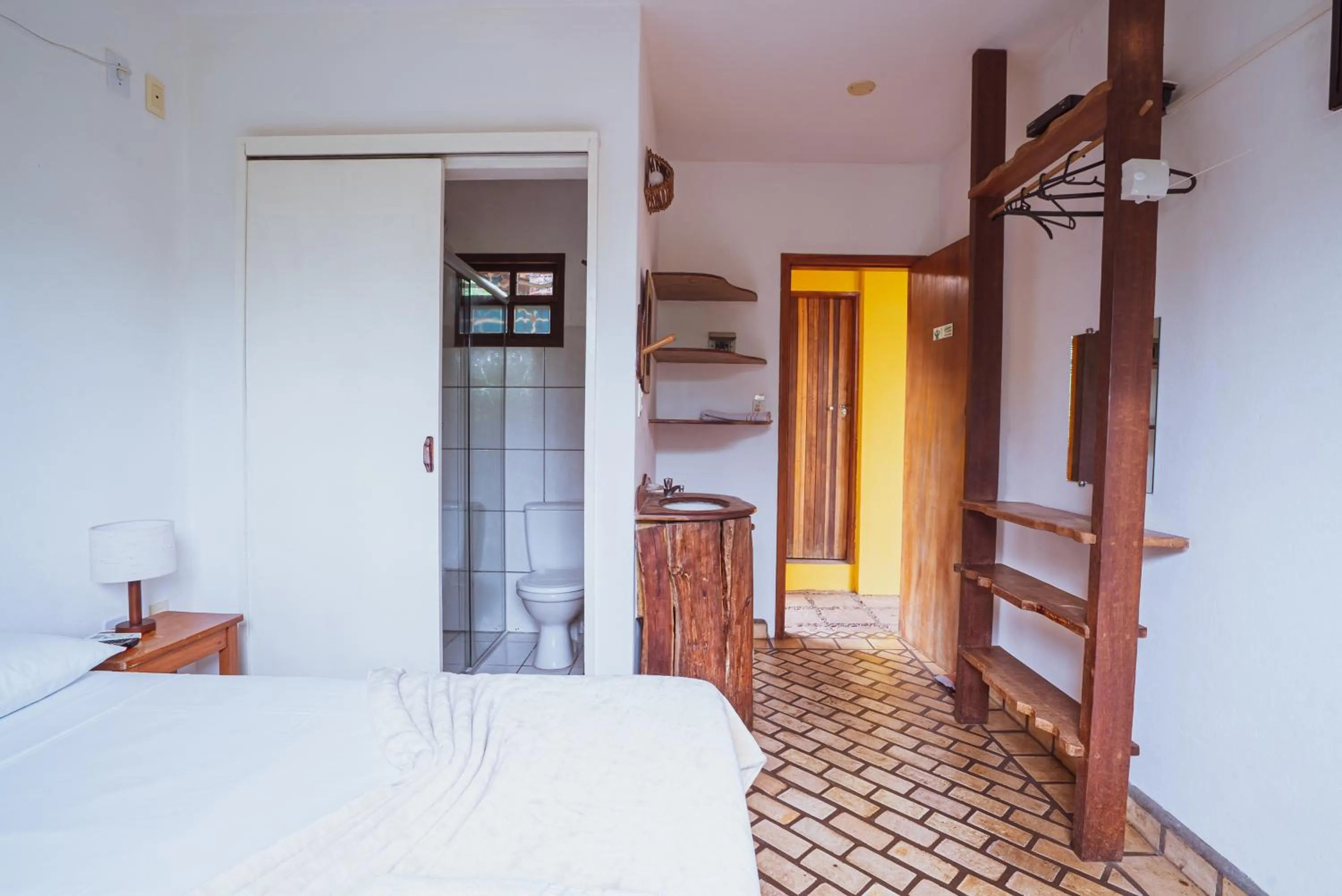 Bathroom, Bed in Pousada Alto do Cajueiro