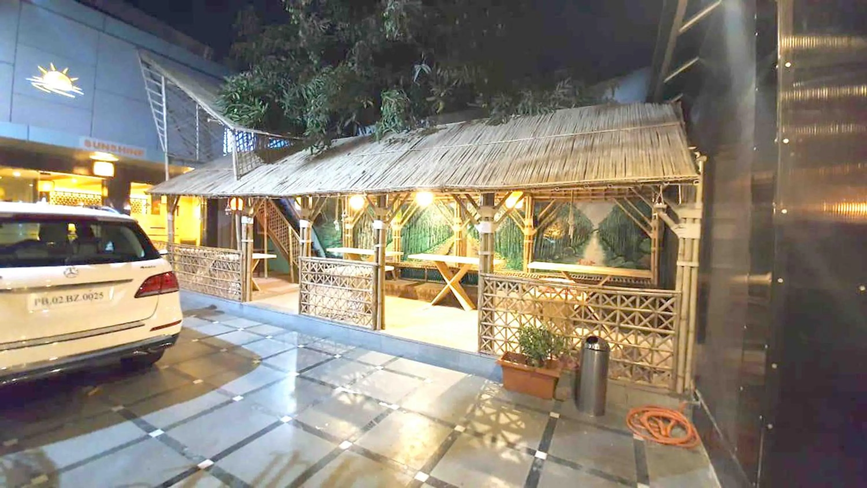 Dining area in Hotel Sunshine Airport