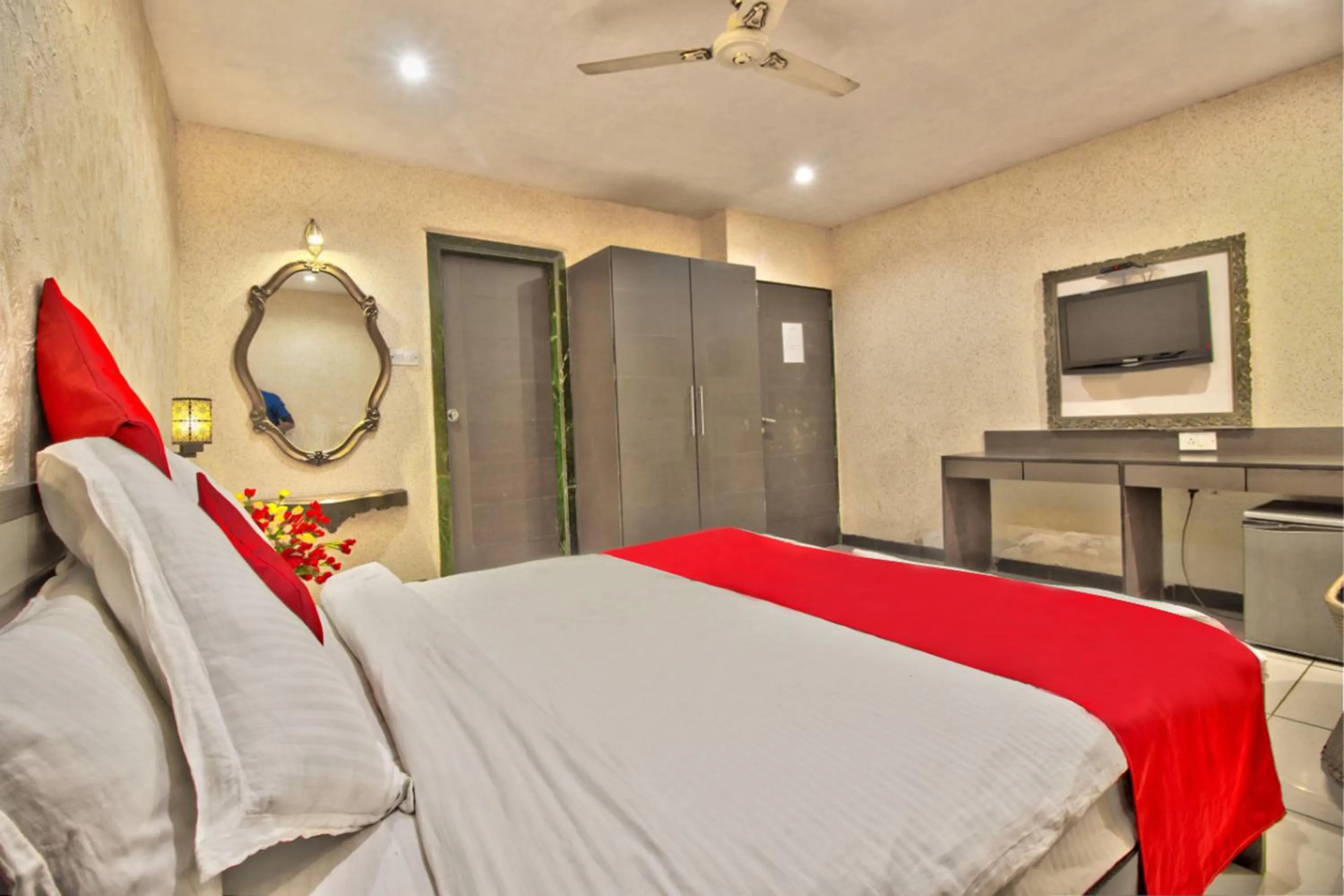 Bed in Hotel Sunshine Airport