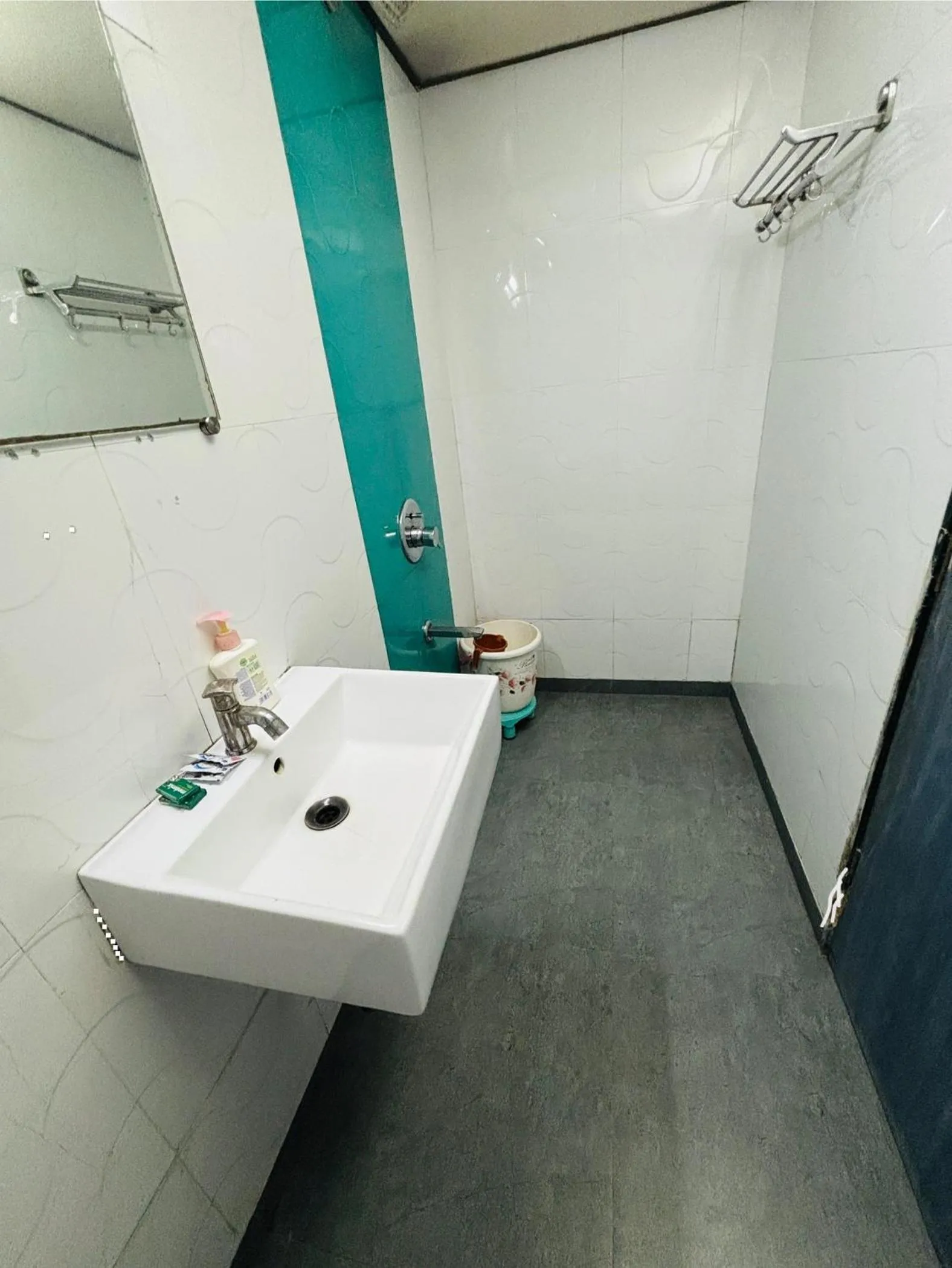 Bathroom in Hotel Sunshine Airport