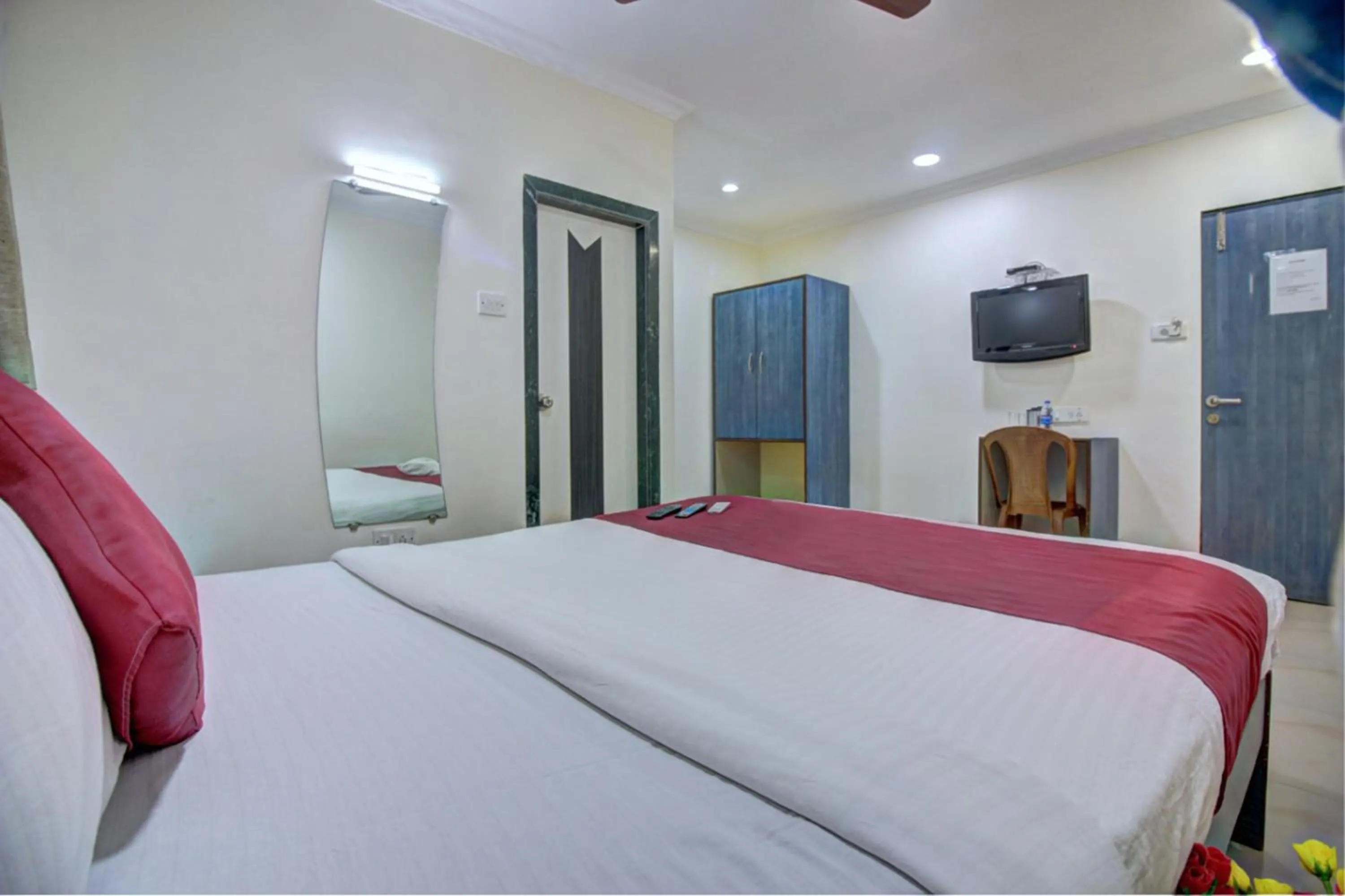 Bed in Hotel Sunshine Airport