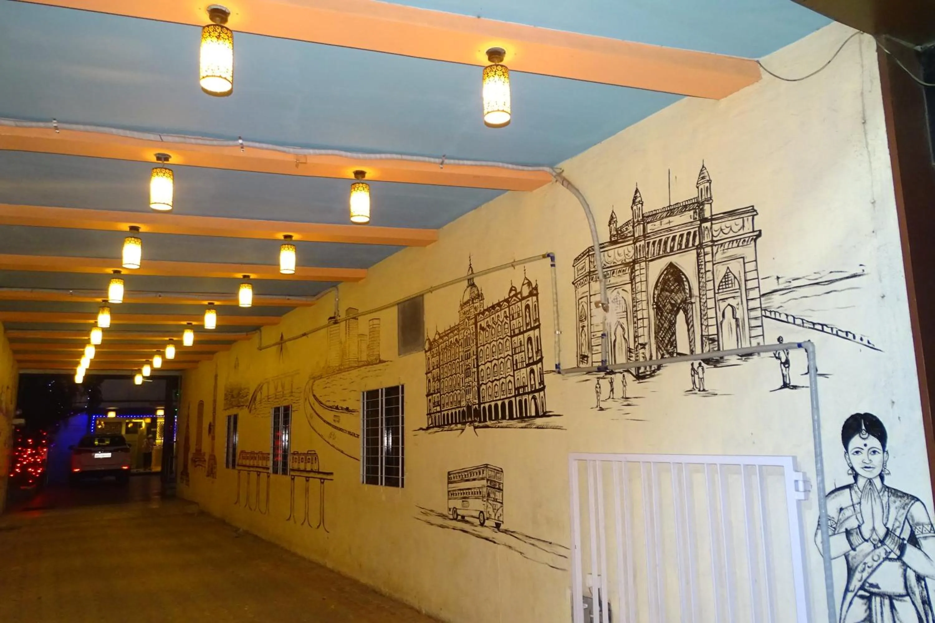 Facade/entrance in Hotel Sunshine Airport