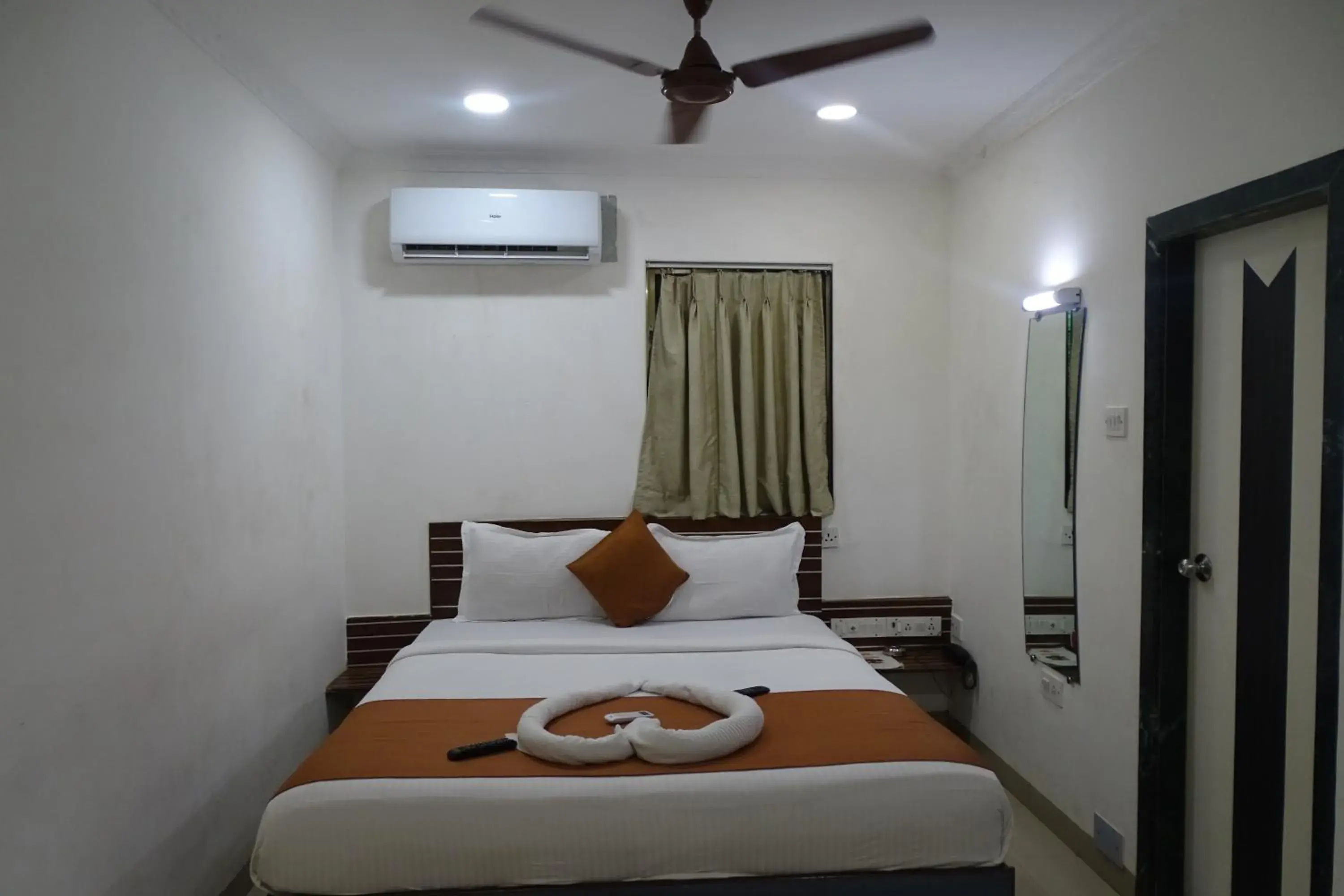 Deluxe Double Room in Hotel Sunshine Airport Deluxe Double Room in Hotel Sunshine Airport