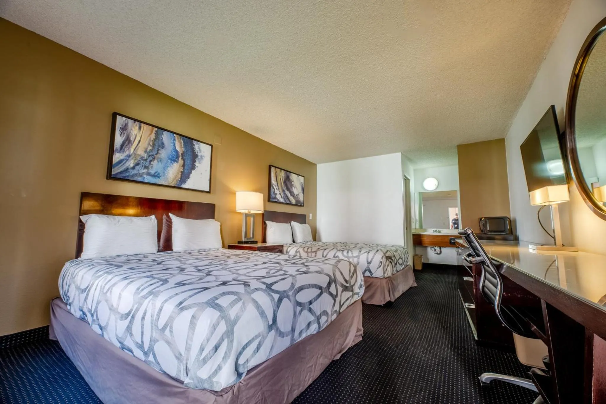 Bed in National 9 Inn