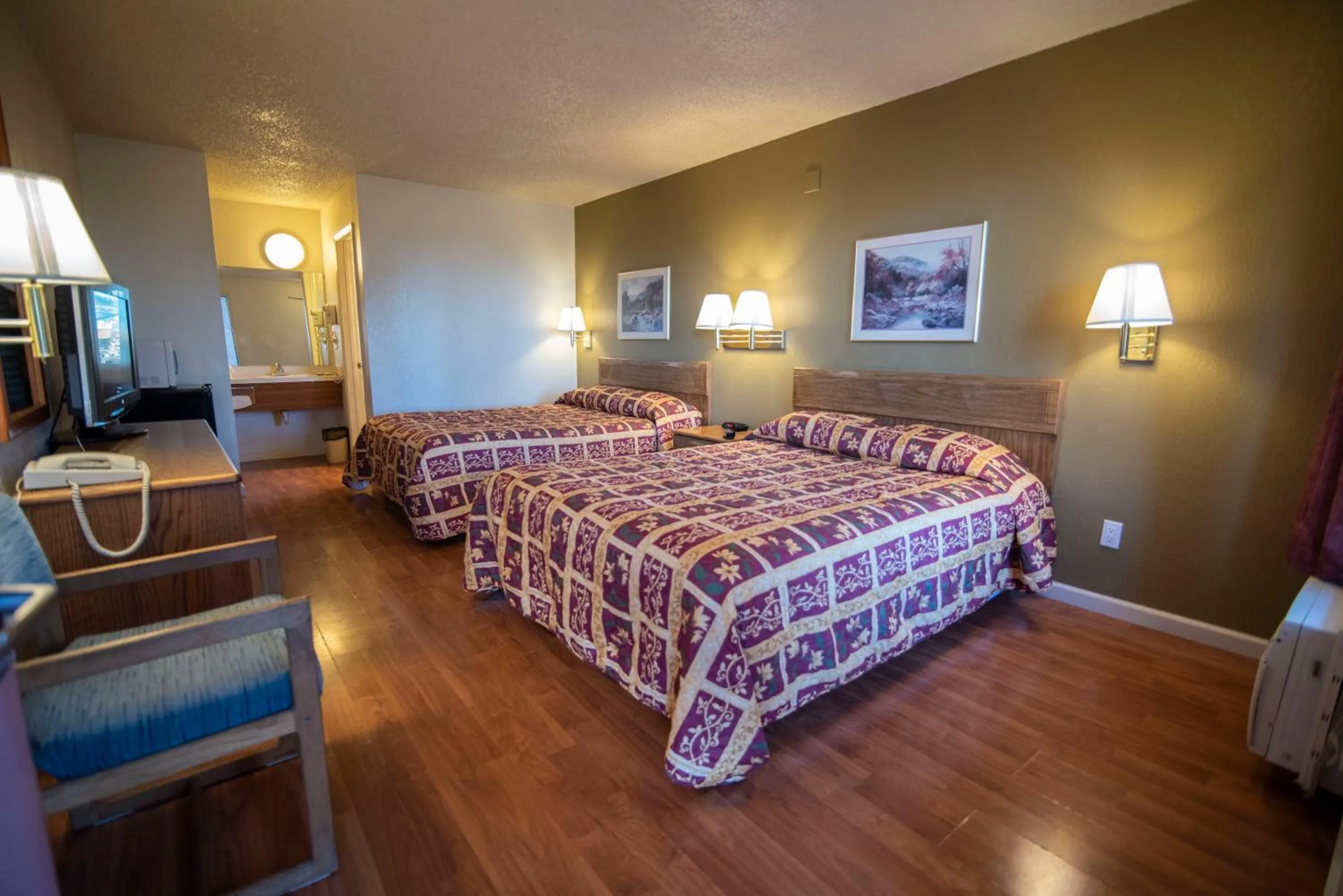 Bed in National 9 Inn