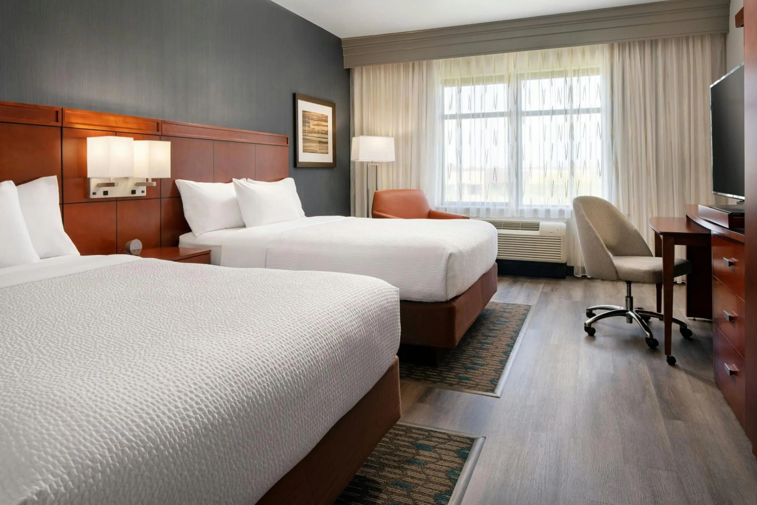 Photo of the whole room, Bed in Courtyard by Marriott Scottsdale Salt River