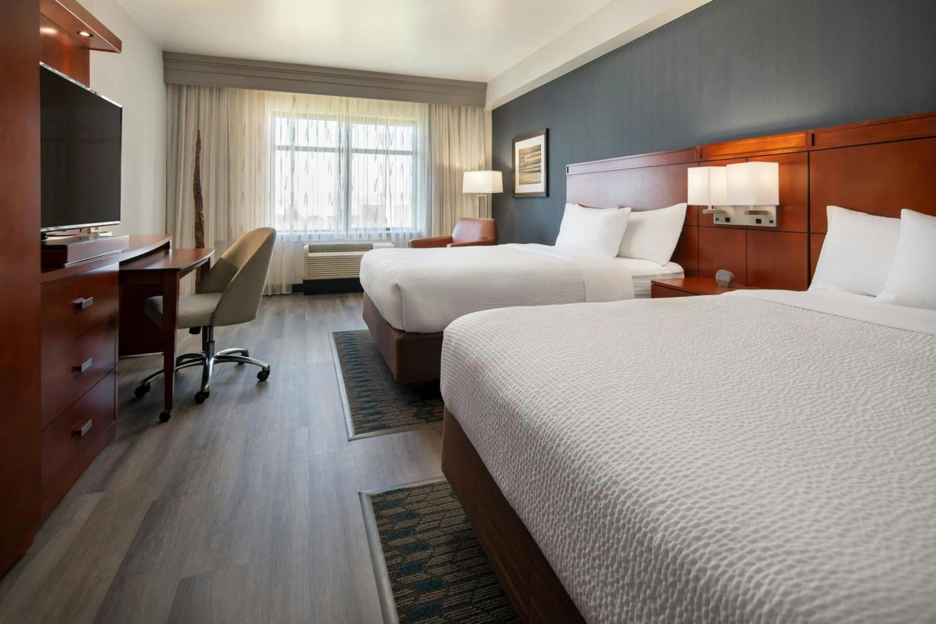 Photo of the whole room, Bed in Courtyard by Marriott Scottsdale Salt River