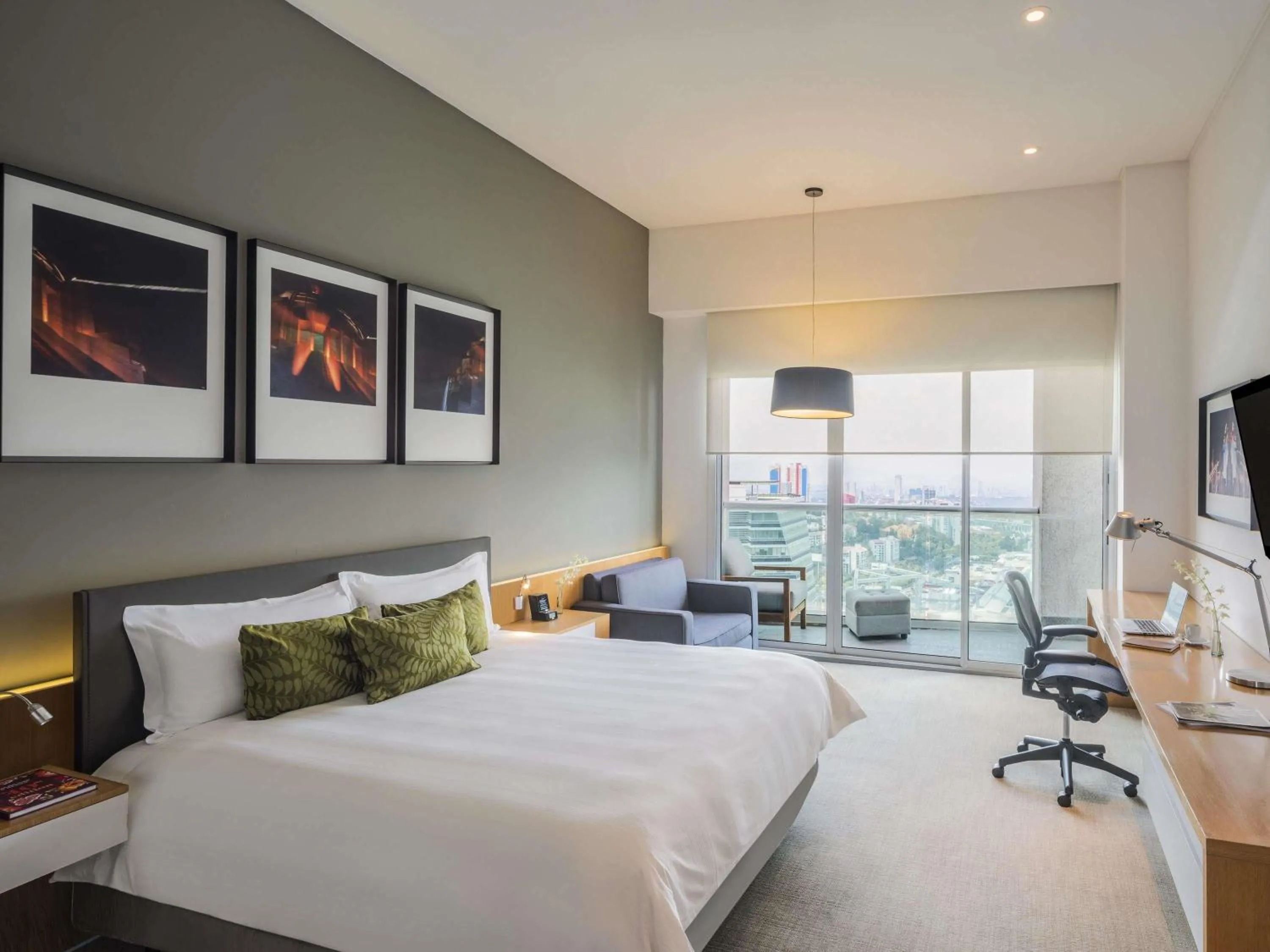 Property building, Bed in The Paragon Hotel Mexico Santa Fe By Accor