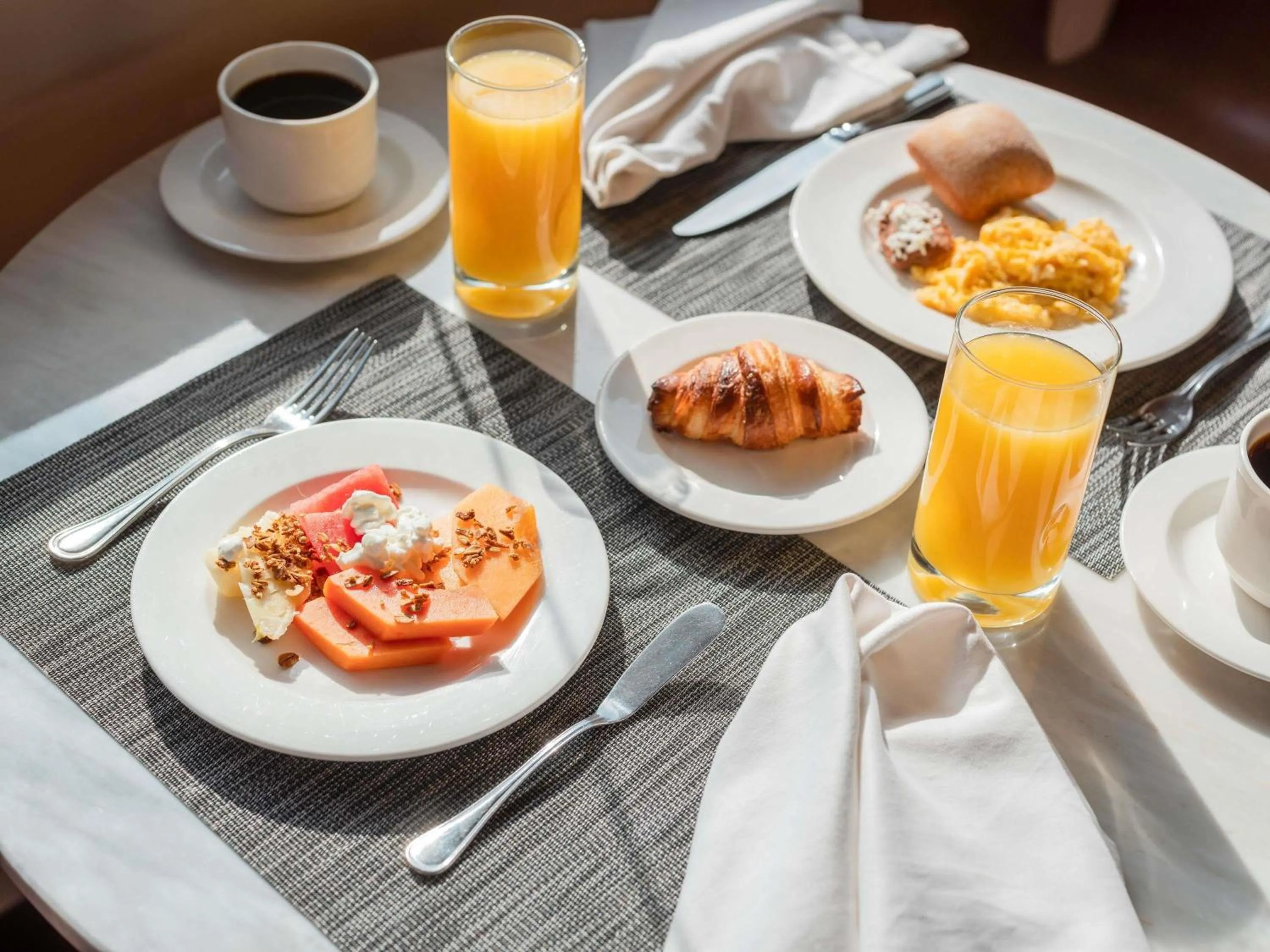 Breakfast in The Paragon Hotel Mexico Santa Fe By Accor