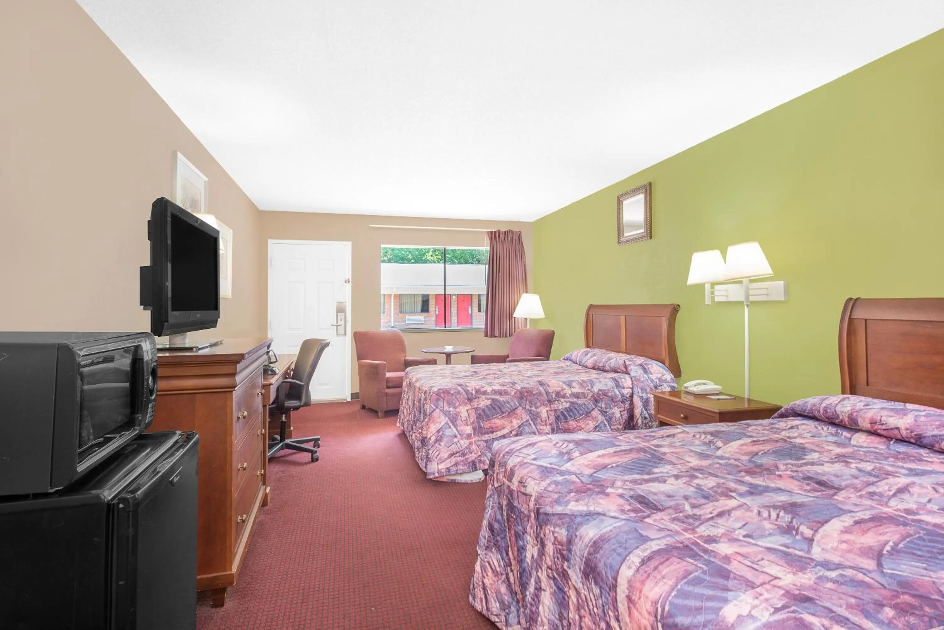Bed in Hotel Express Anniston/Oxford