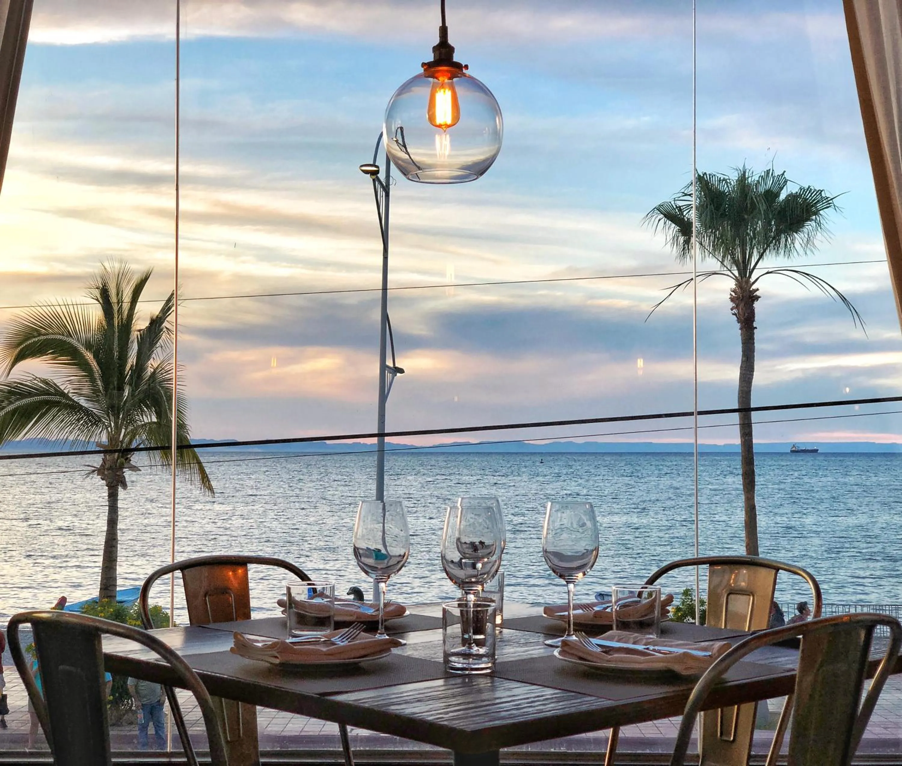 Restaurant/places to eat in Posada de las Flores La Paz