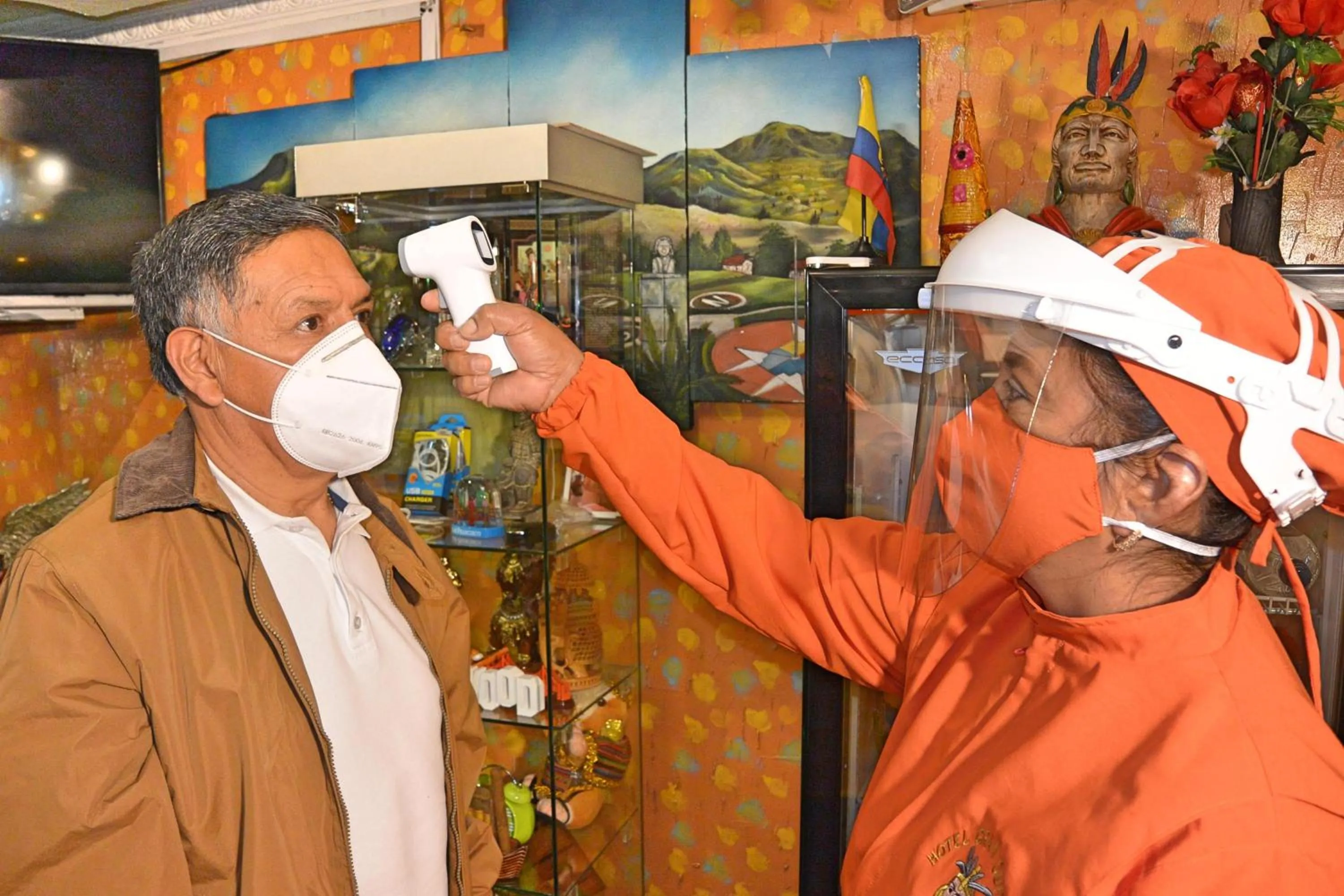 Staff in Hotel Gran Quitumbe